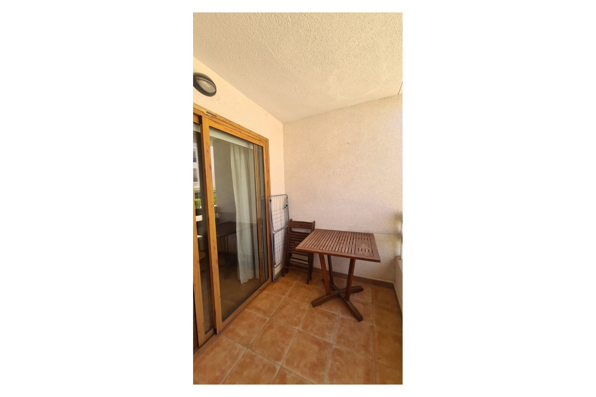  Alquiler larga estancia - Apartamento / piso -
Albir