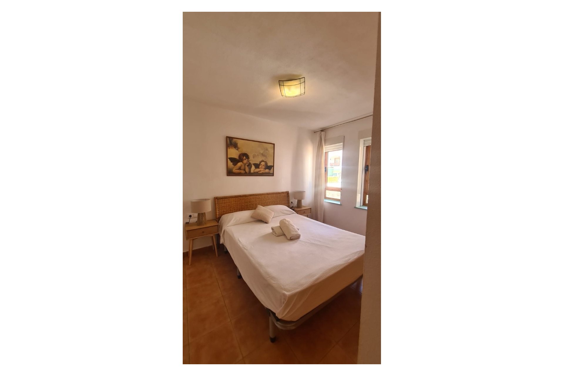  Alquiler larga estancia - Apartamento / piso -
Albir