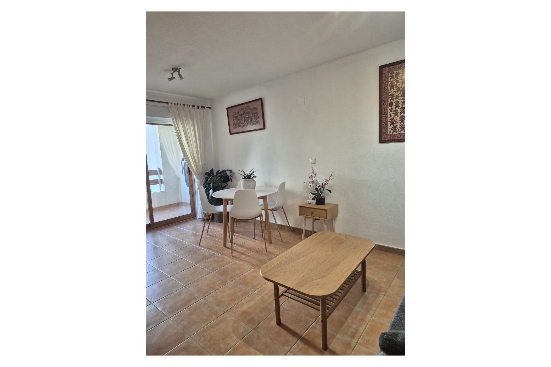  Alquiler larga estancia - Apartamento / piso -
Albir