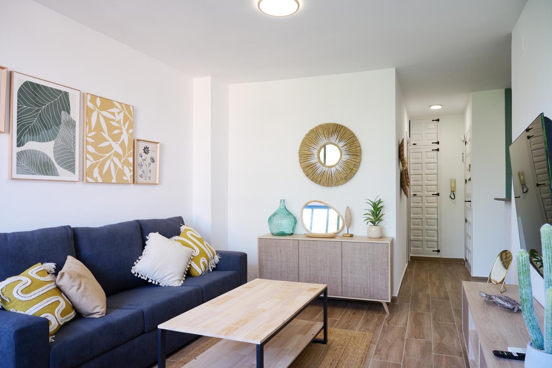  Alquiler larga estancia - Apartamento / piso -
Albir