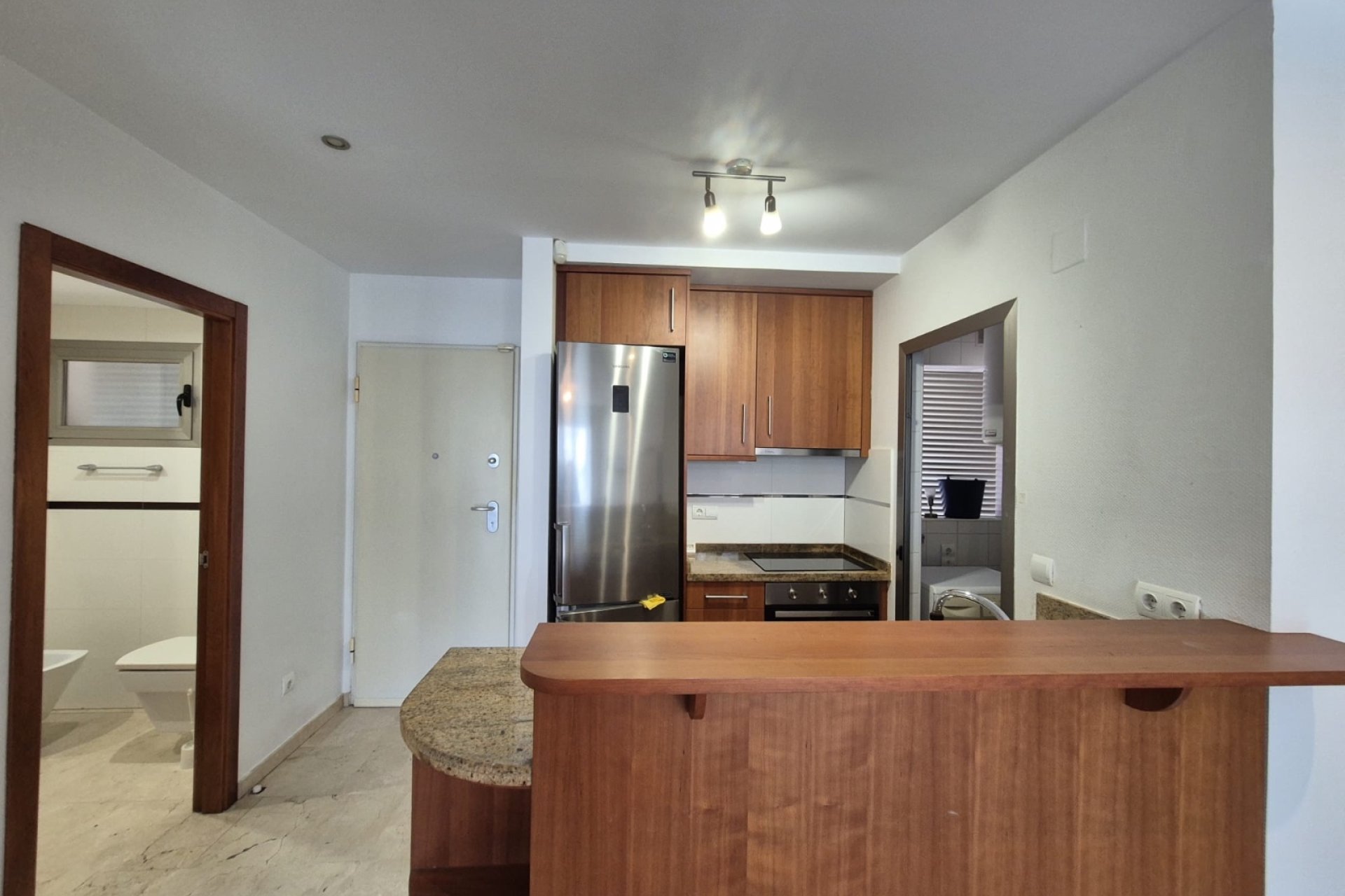  Alquiler larga estancia - Apartamento / piso -
Albir