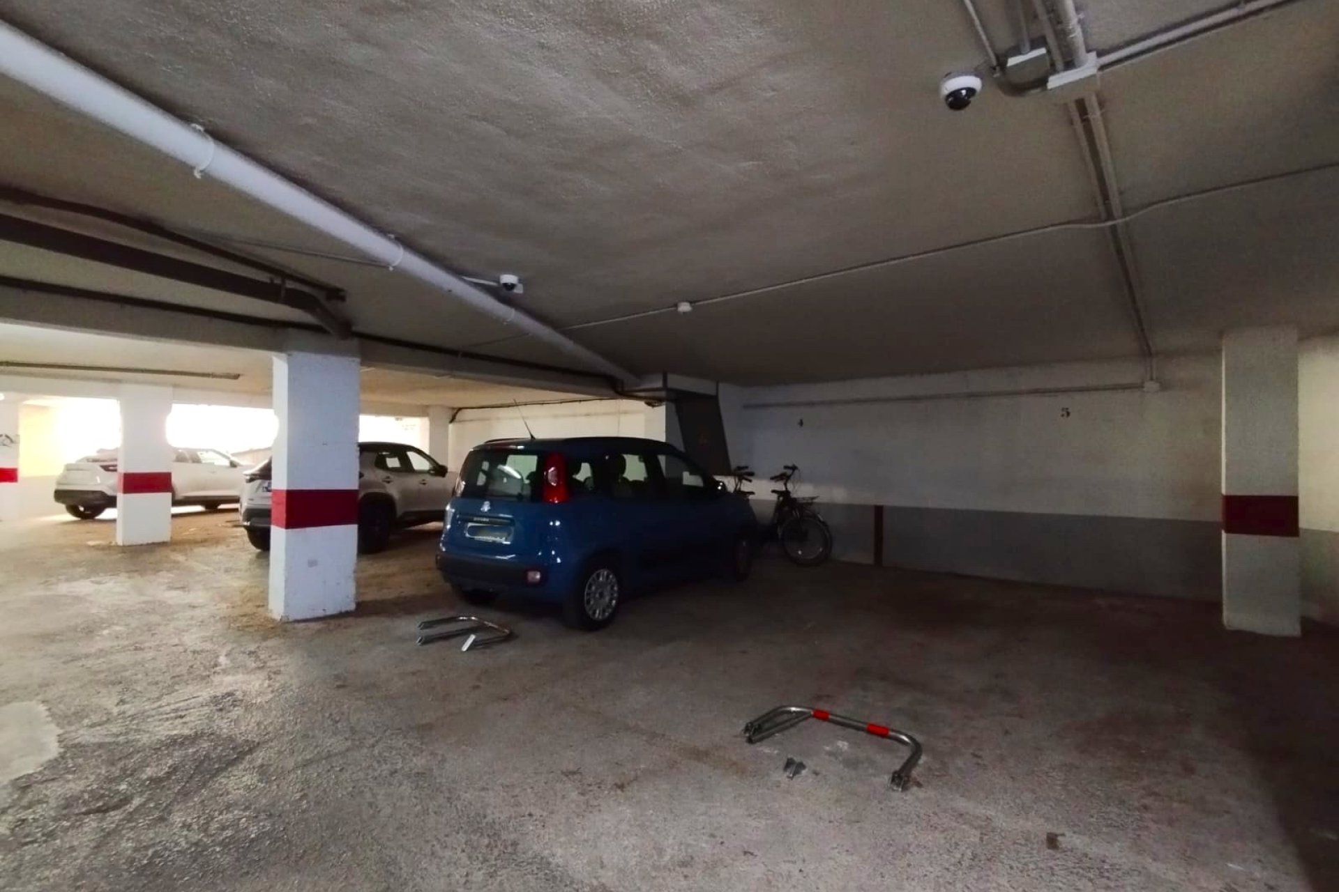  Alquiler larga estancia - Apartamento / piso -
Albir