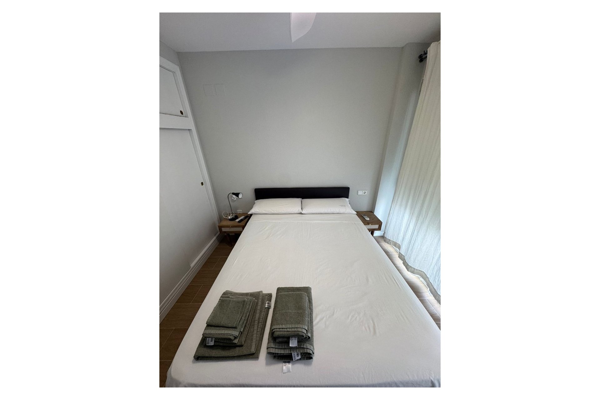  Alquiler larga estancia - Apartamento / Piso -
Albir