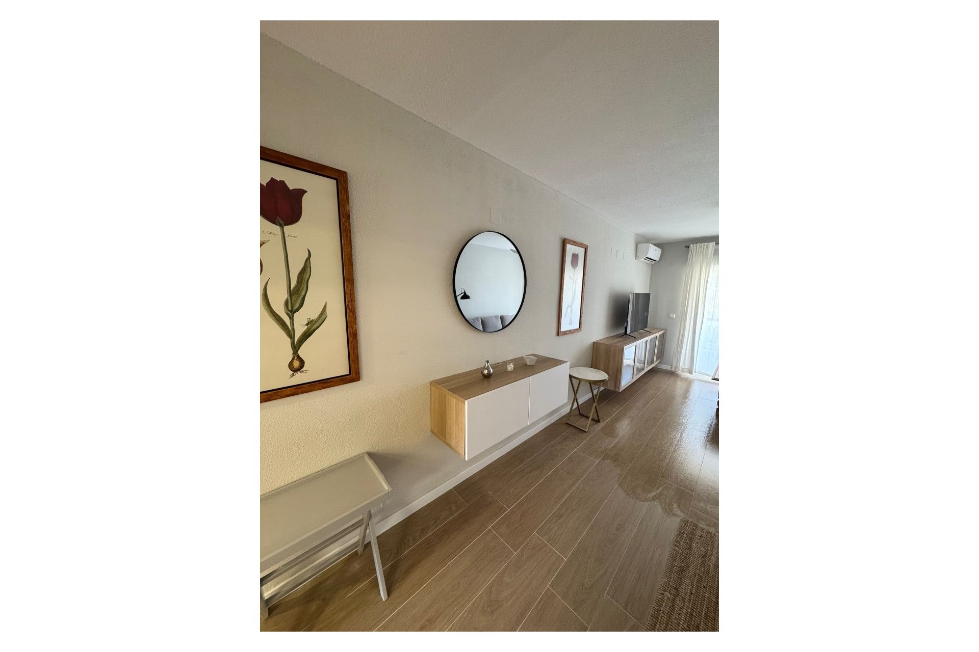  Alquiler larga estancia - Apartamento / Piso -
Albir