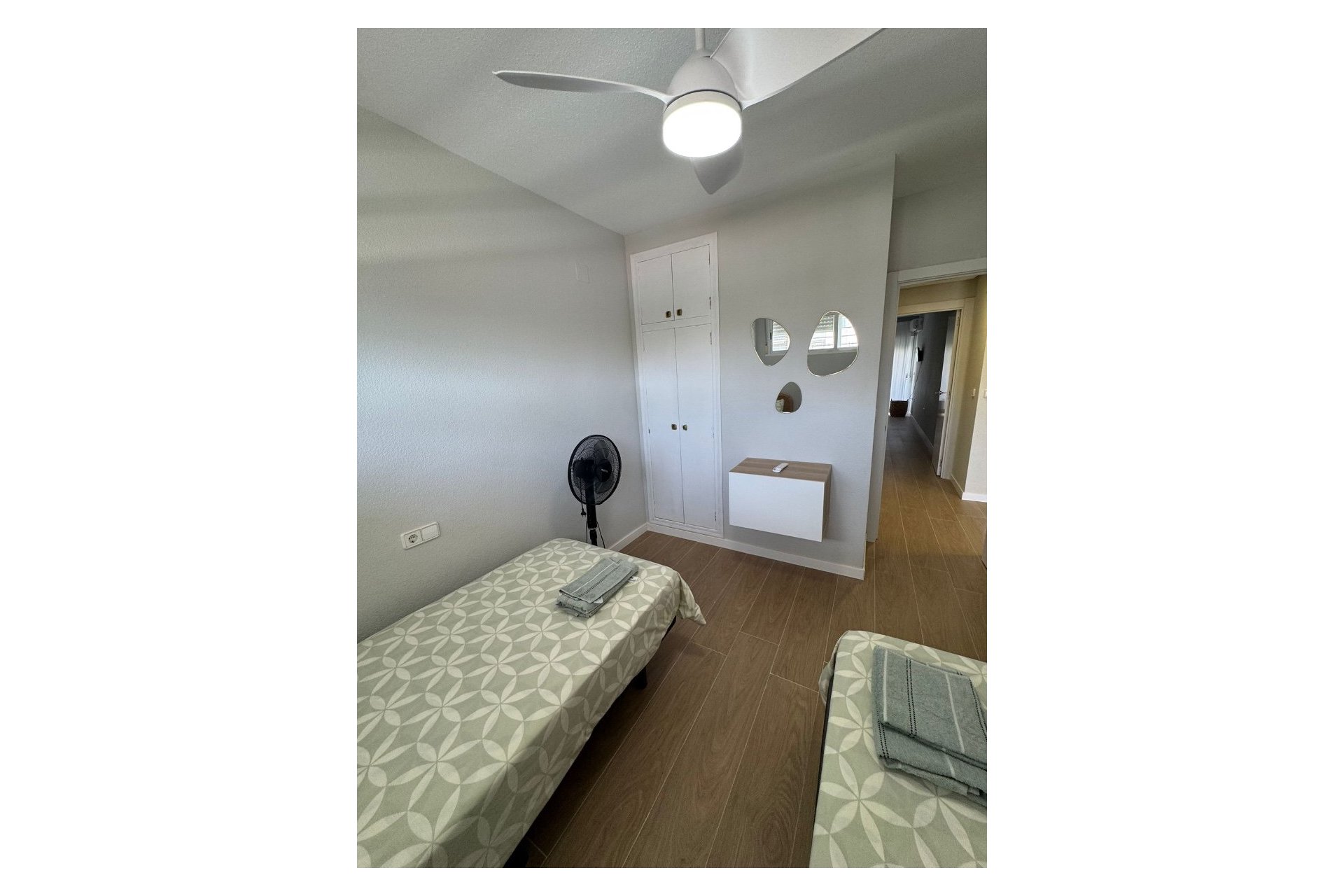  Alquiler larga estancia - Apartamento / Piso -
Albir