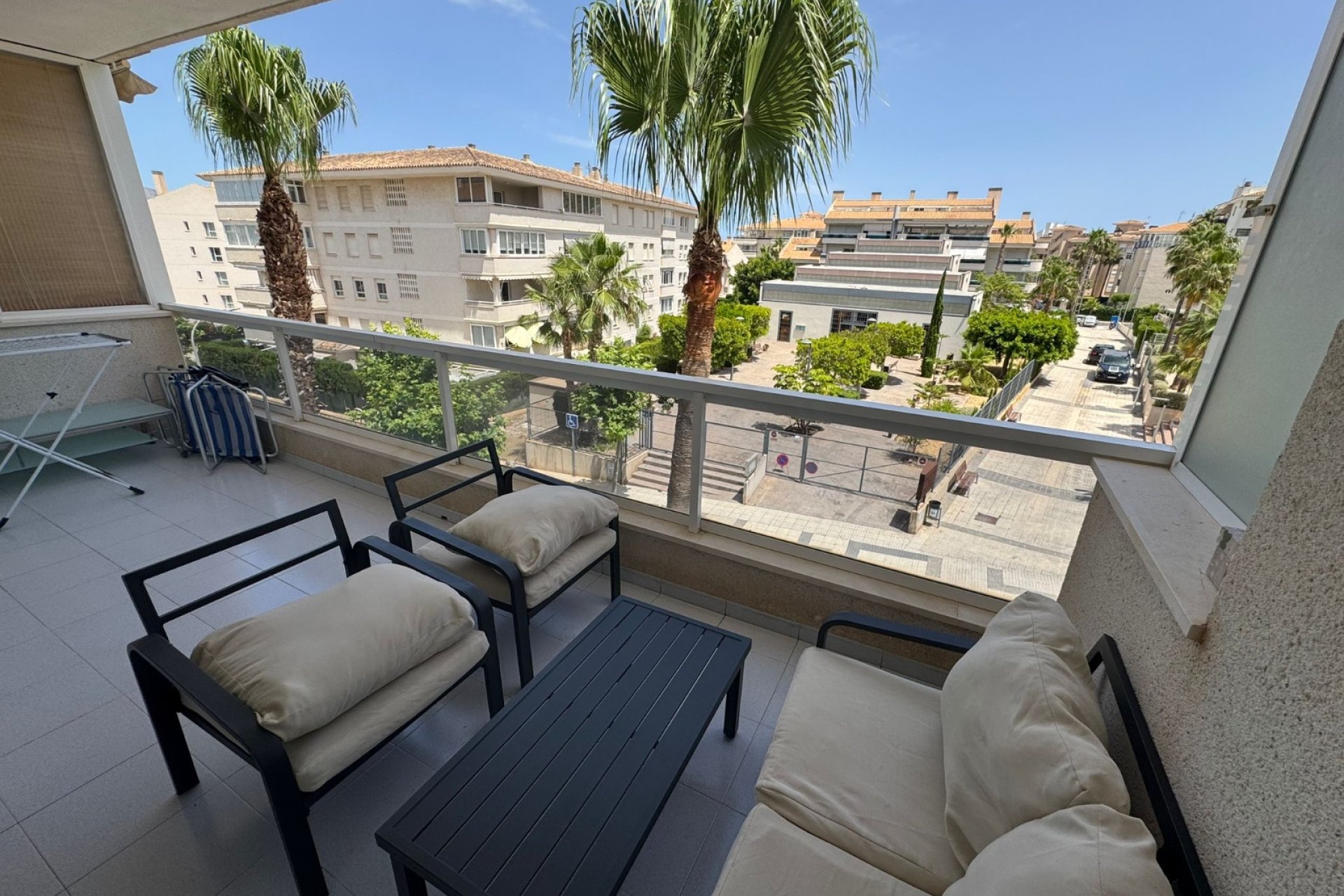  Alquiler larga estancia - Apartamento / Piso -
Albir
