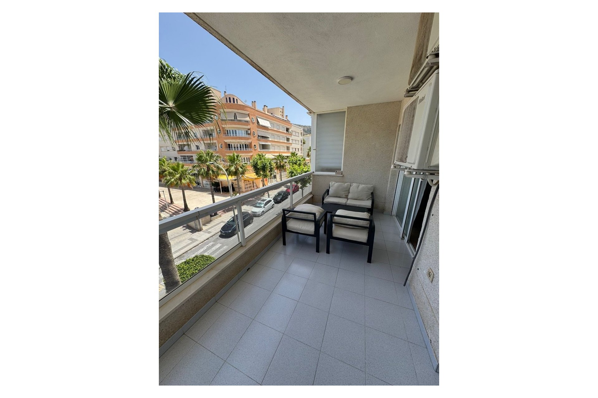  Alquiler larga estancia - Apartamento / Piso -
Albir