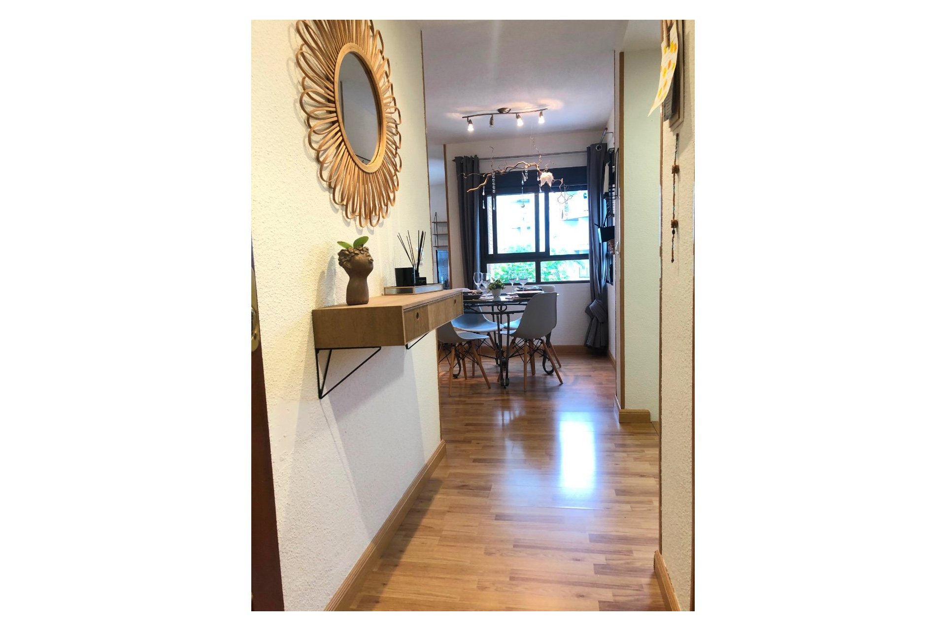  Alquiler larga estancia - Apartamento / Piso -
Albir