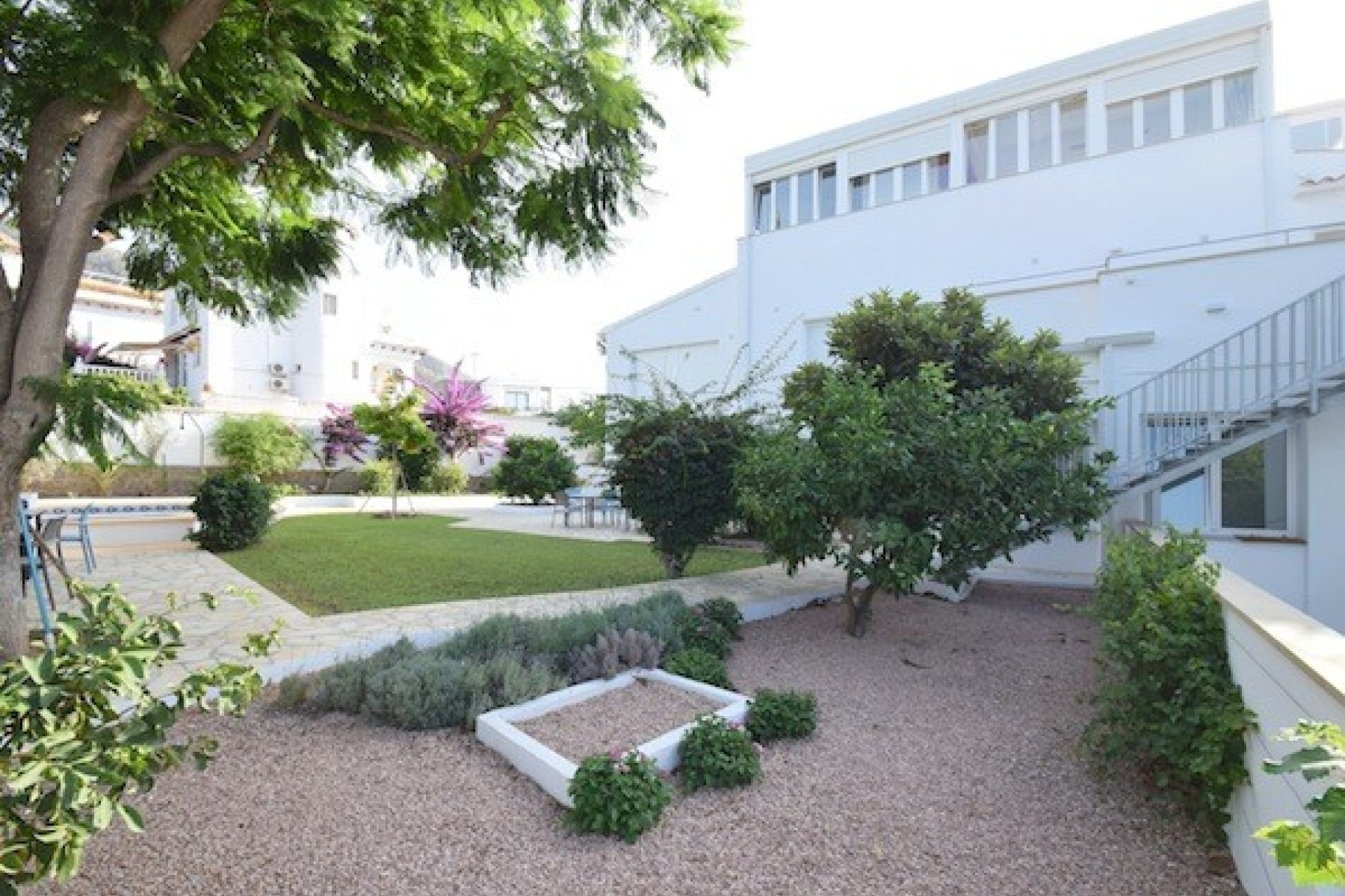  Alquiler larga estancia - Apartamento / piso -
Albir