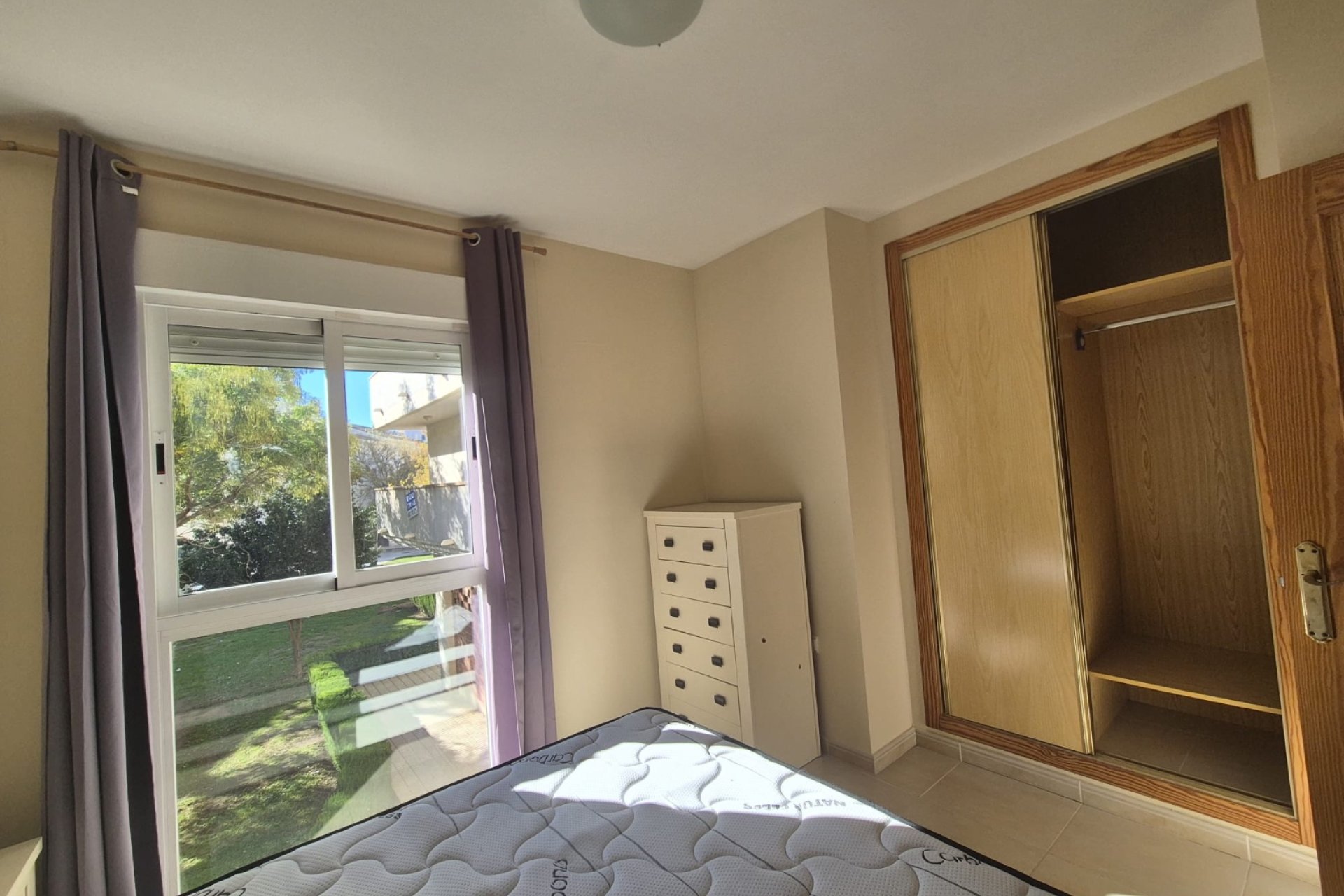  Alquiler larga estancia - Apartamento / piso -
Altea