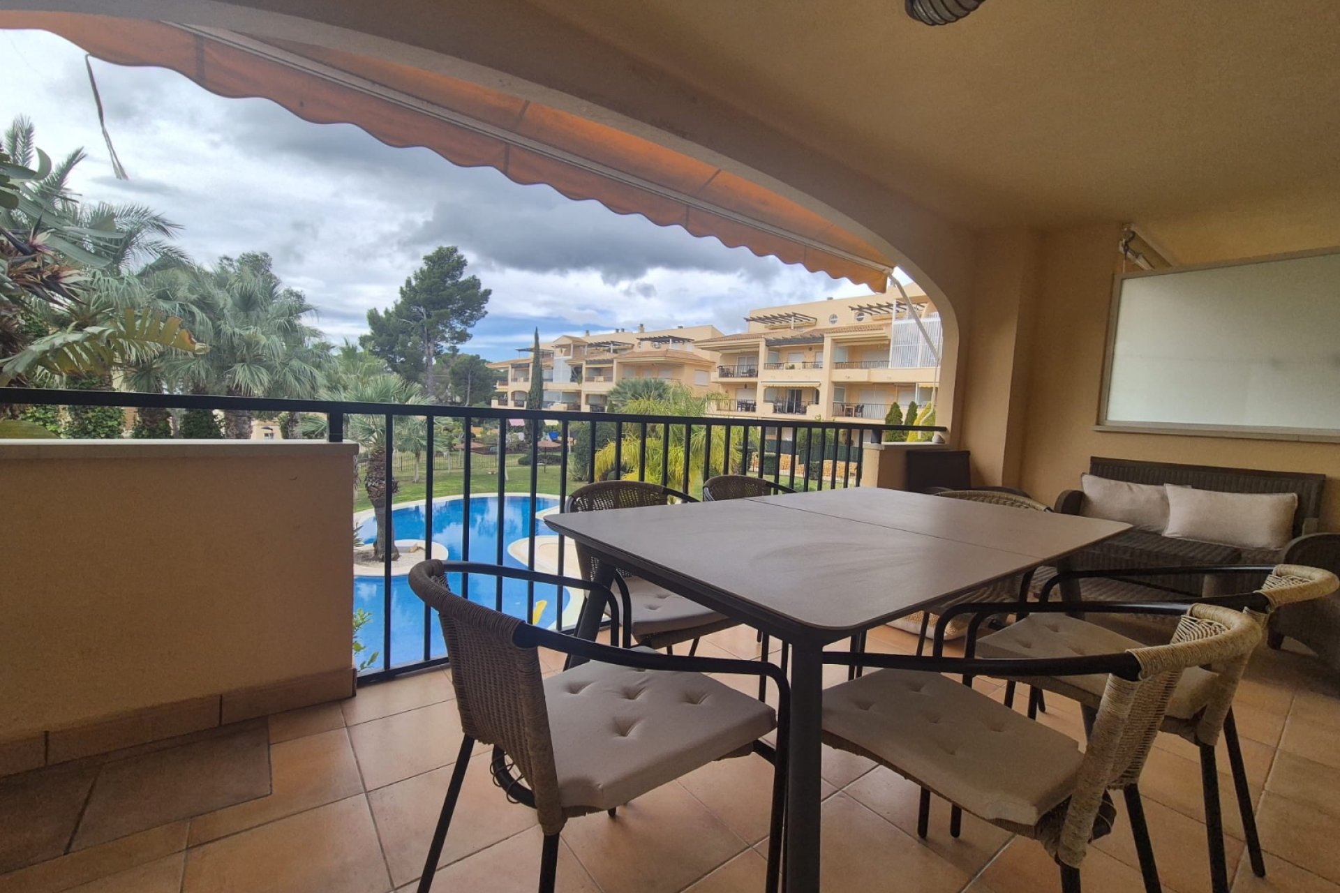  Alquiler larga estancia - Apartamento / piso -
Altea