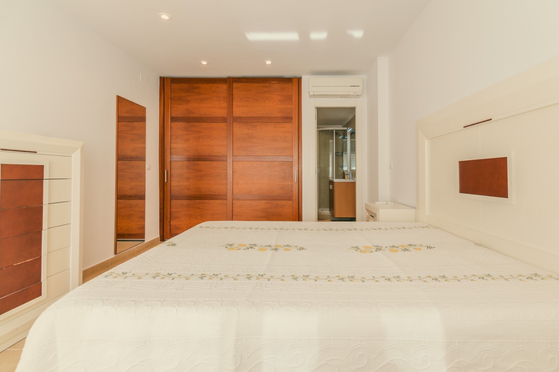  Alquiler larga estancia - Apartamento / piso -
Altea