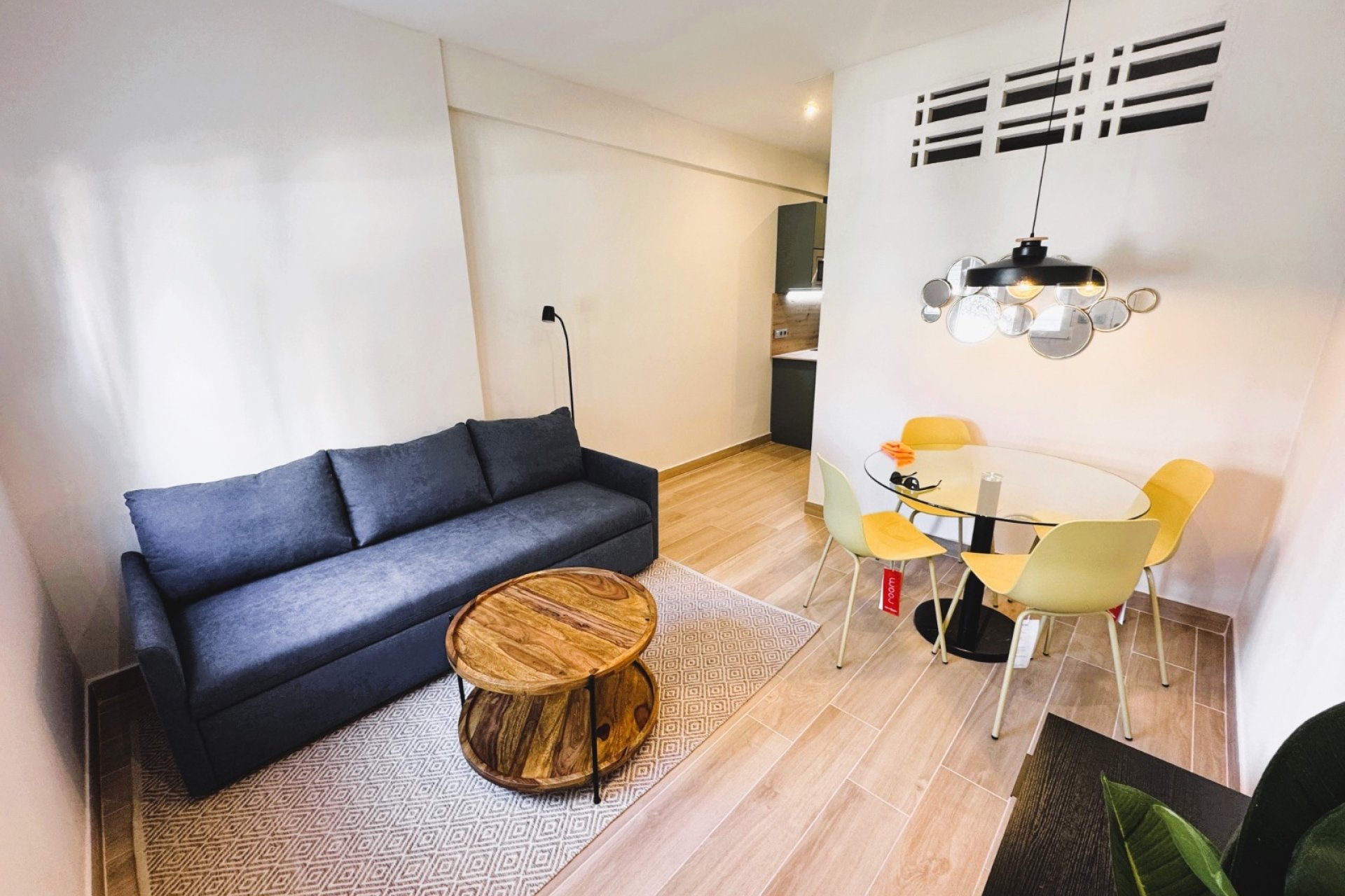  Alquiler larga estancia - Apartamento / piso -
Benidorm