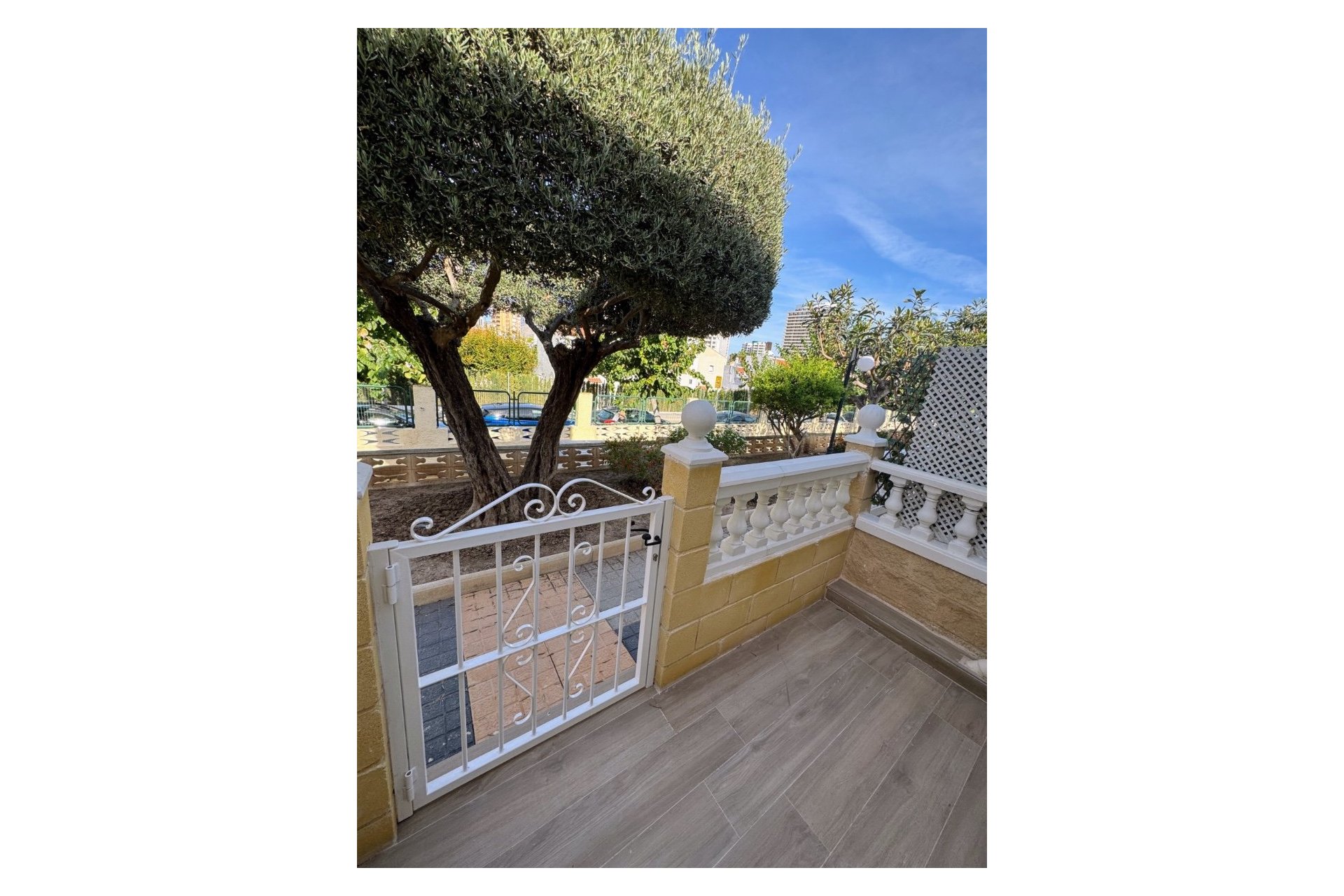  Alquiler larga estancia - Apartamento / piso -
Benidorm