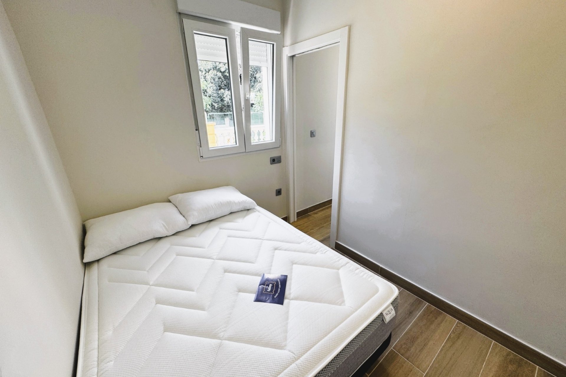  Alquiler larga estancia - Apartamento / Piso -
Benidorm