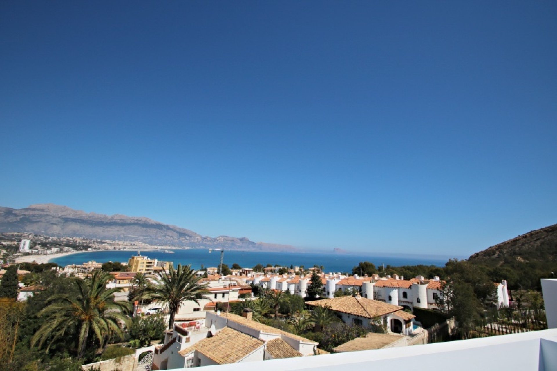  Alquiler larga estancia - Chalet -
Albir