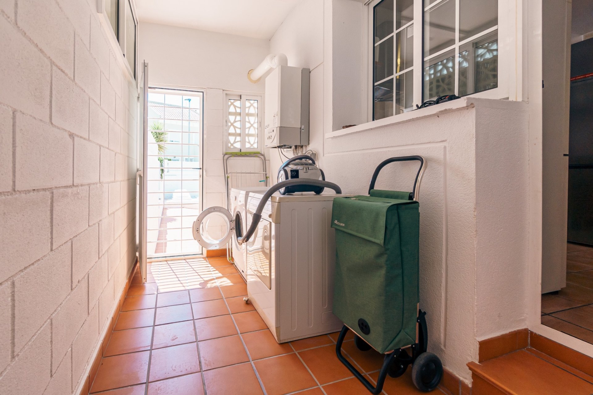  Alquiler larga estancia - Chalet / Villa  -
Albir