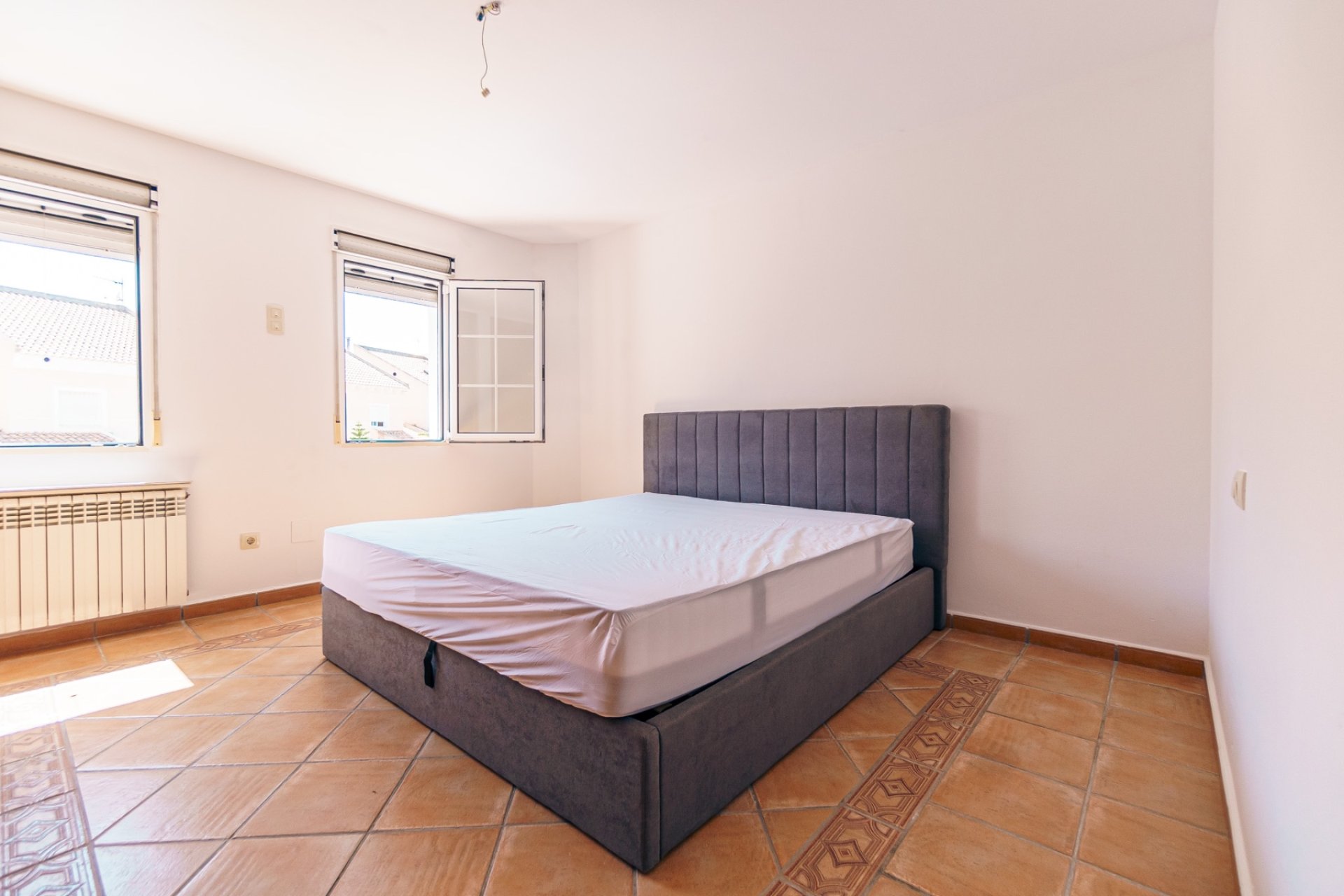  Alquiler larga estancia - Chalet / Villa  -
Albir