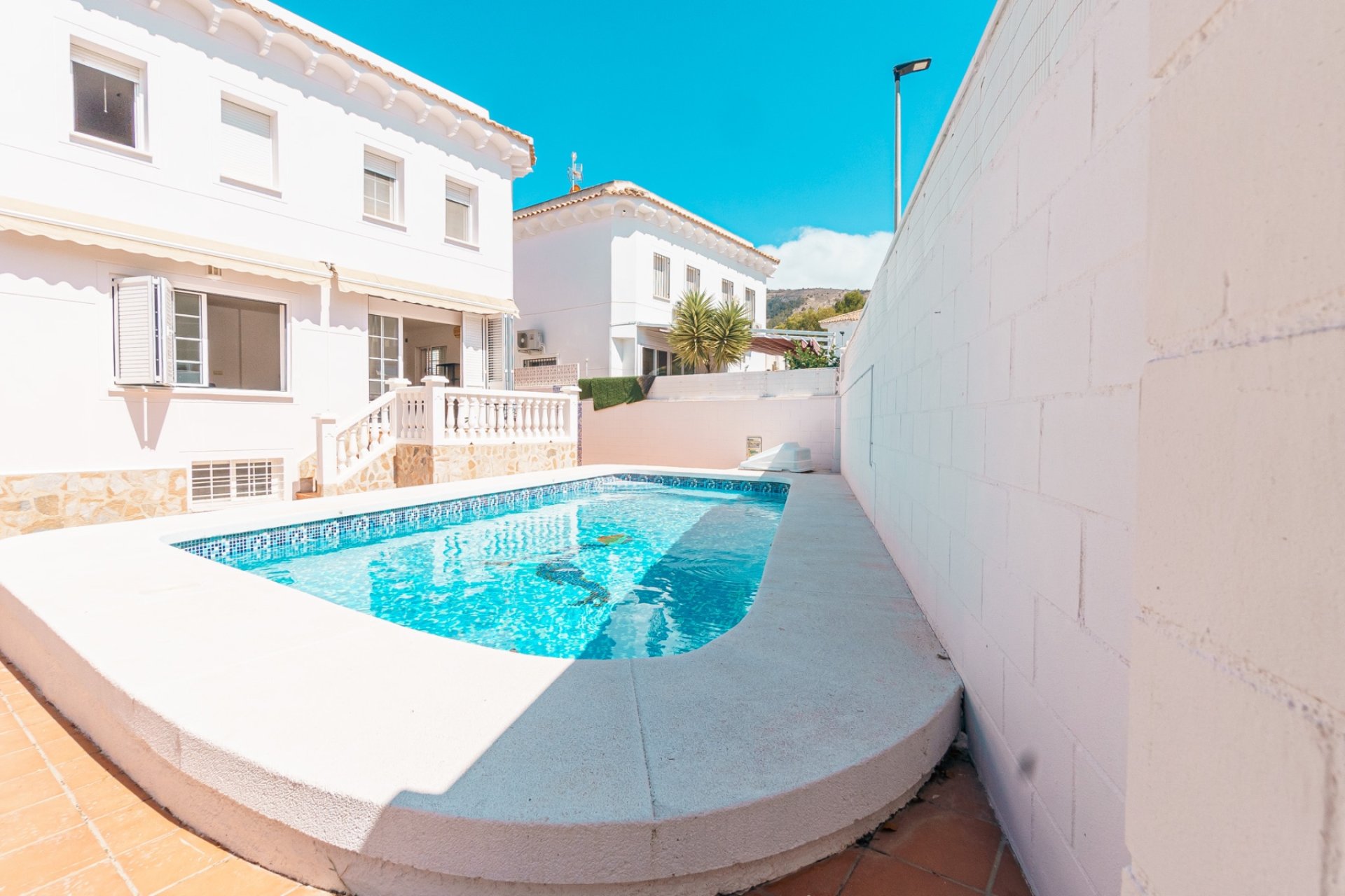  Alquiler larga estancia - Chalet / Villa  -
Albir