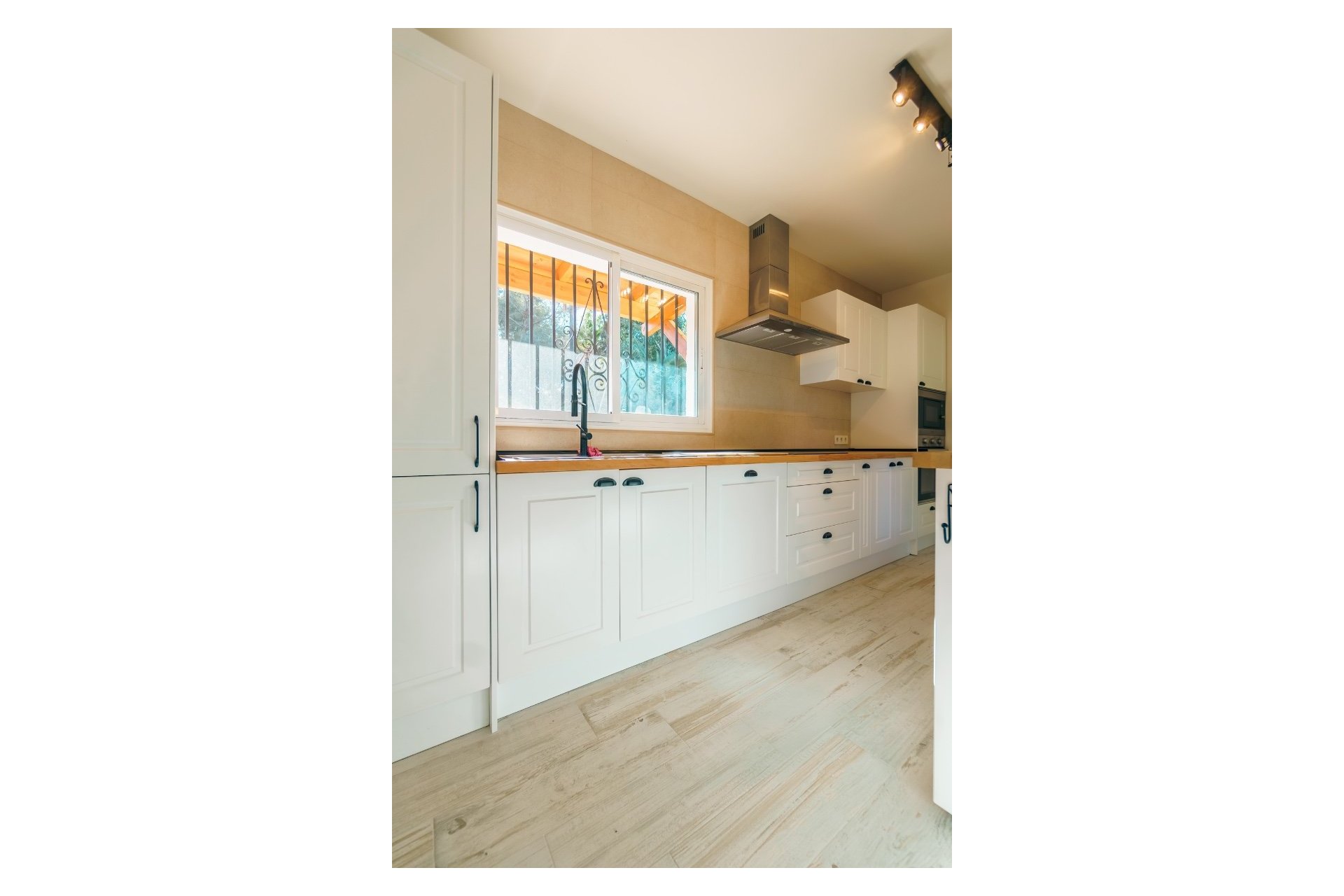  Alquiler larga estancia - Chalet / Villa  -
Albir