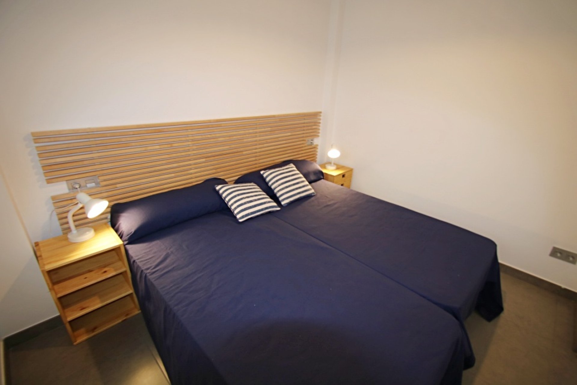  Alquiler larga estancia - Chalet / Villa  -
Albir
