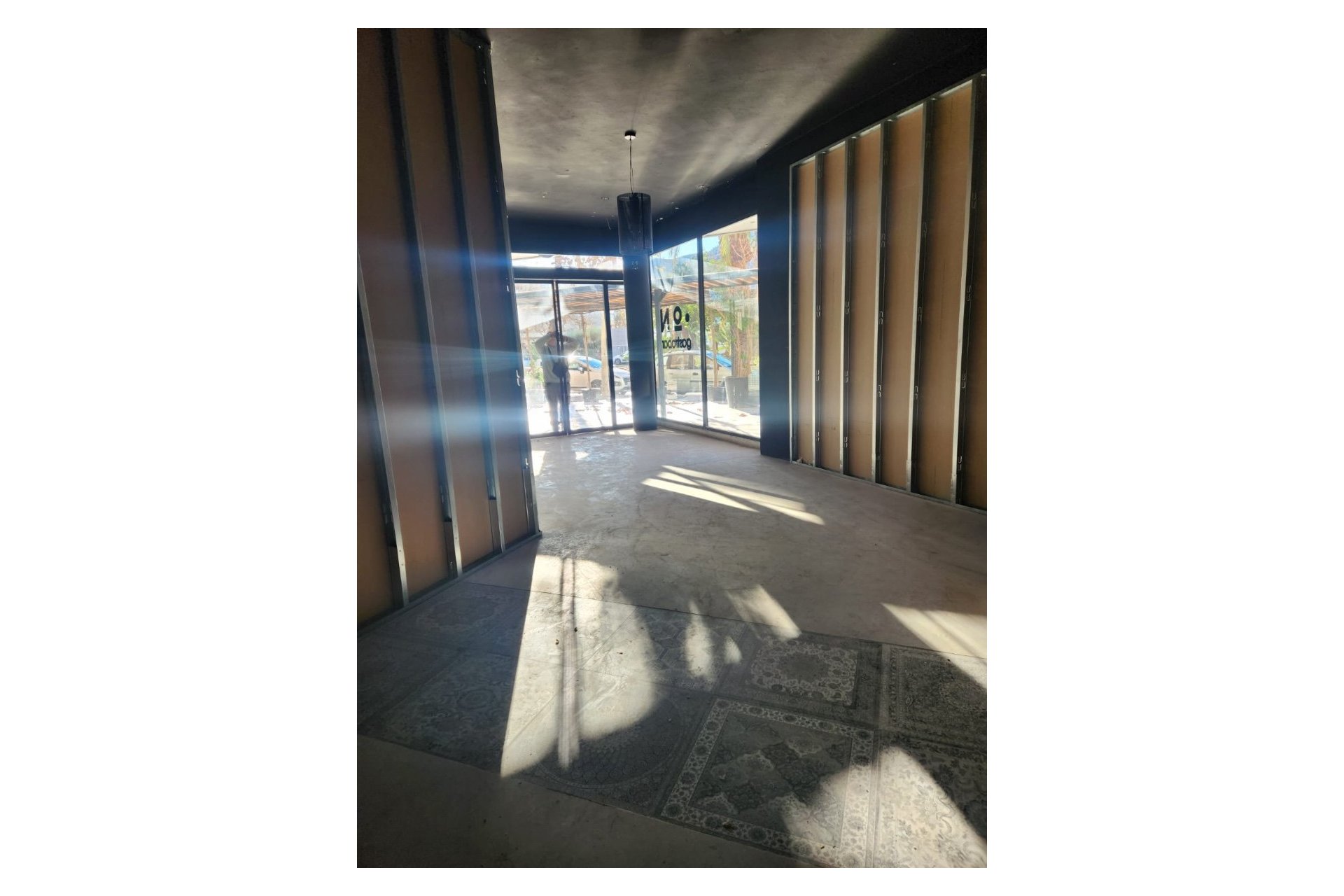  Alquiler larga estancia - Comercial -
Albir