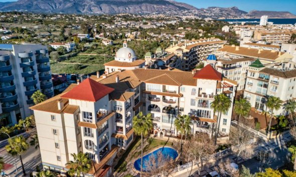 Apartment - Herverkoop -
            Albir - 61533