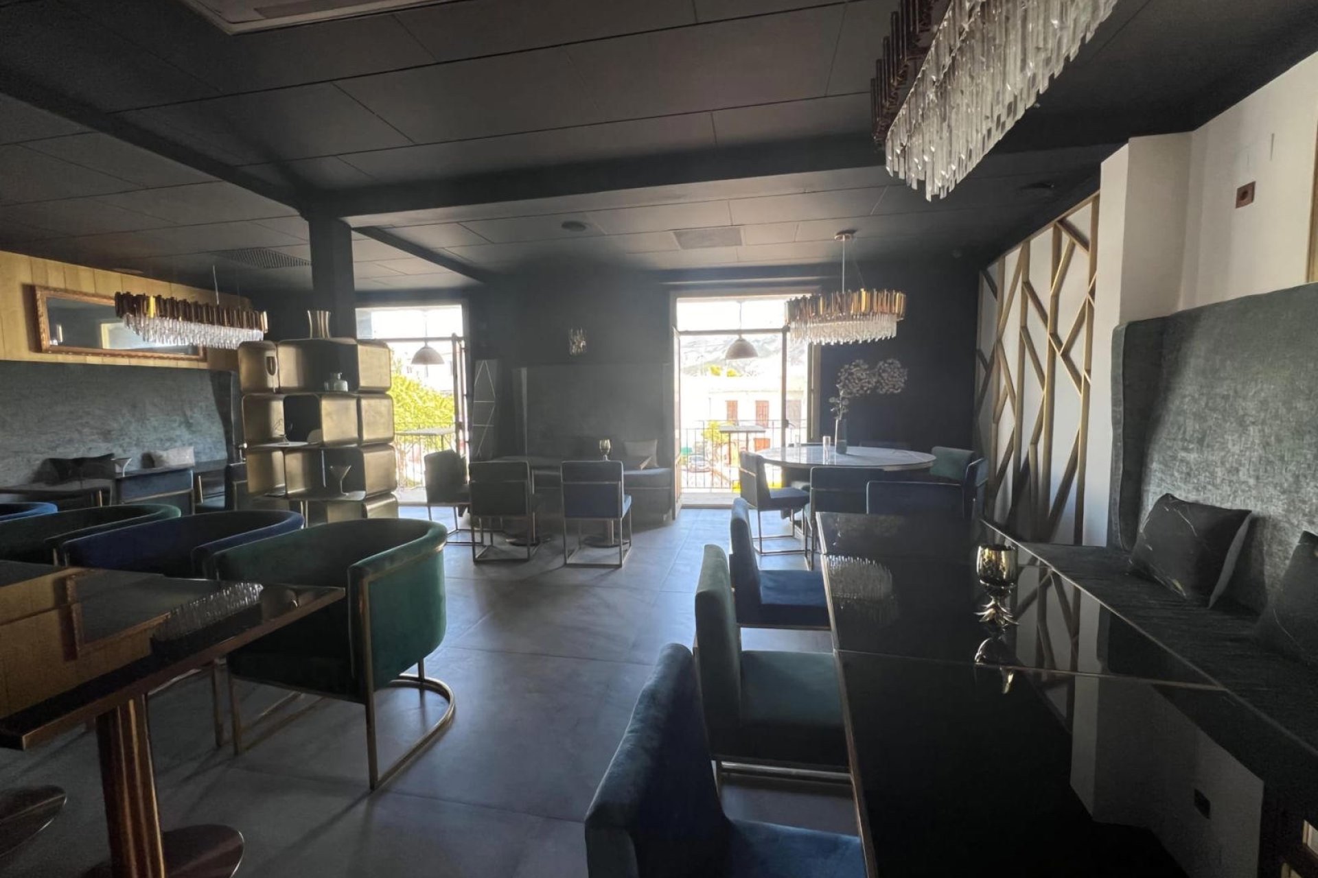 Business transfer - Commercial -
Altea