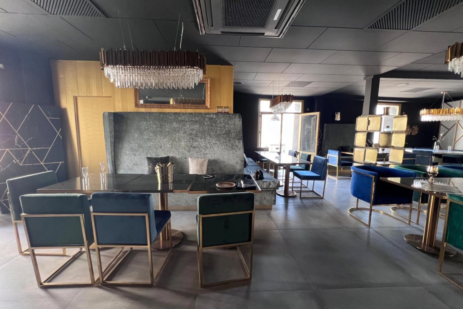 Business transfer - Commercial -
Altea