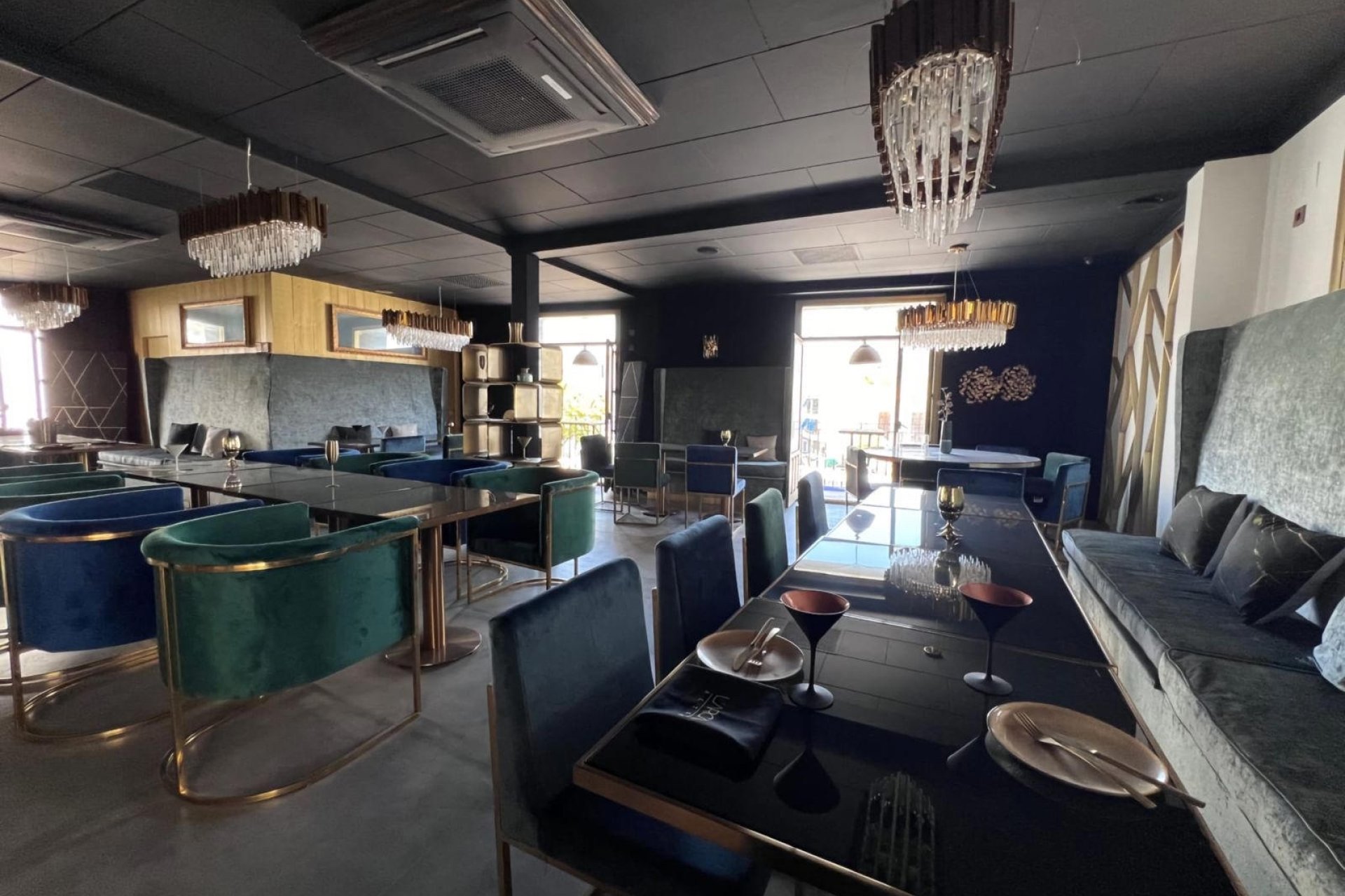 Business transfer - Commercial -
Altea