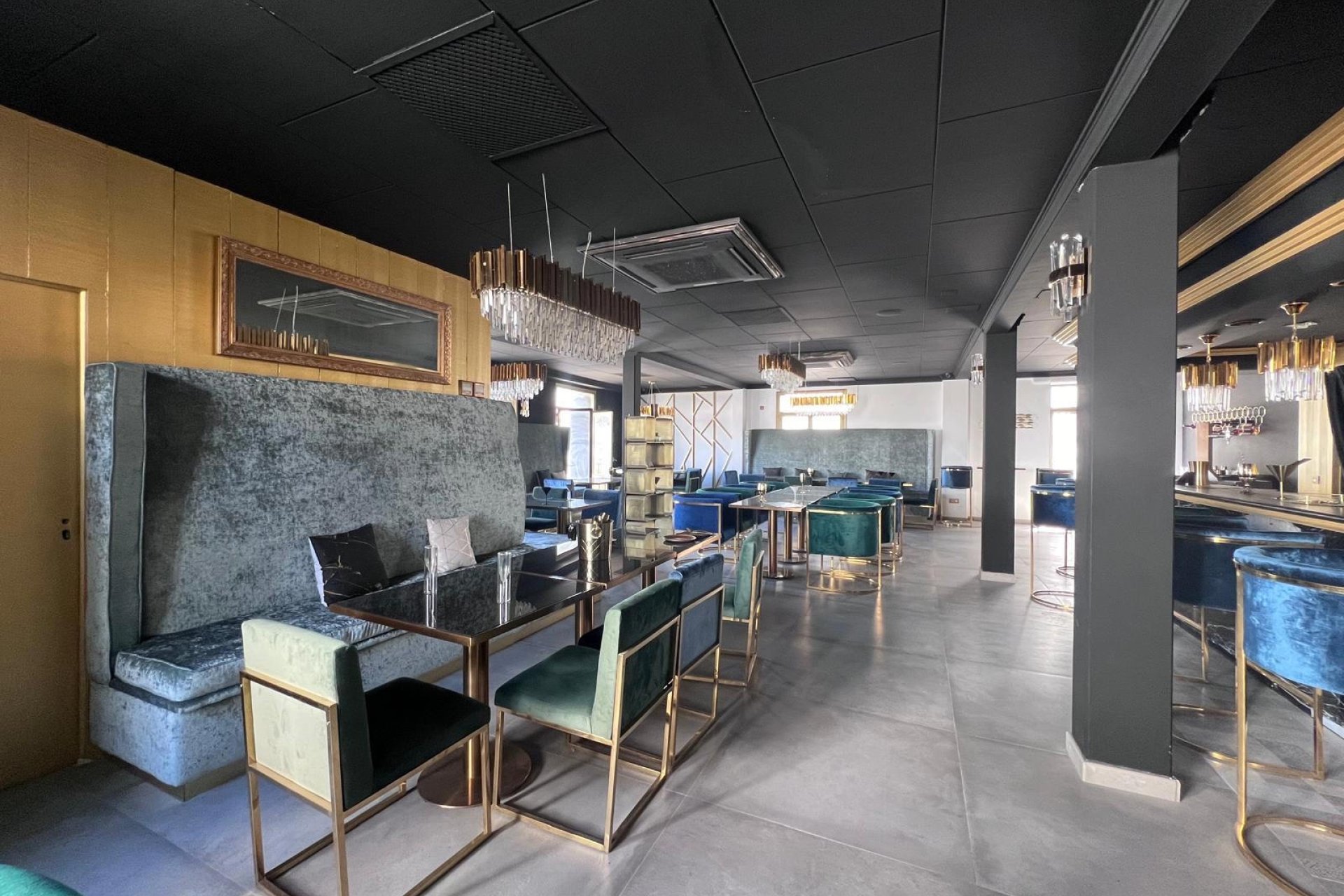 Business transfer - Commercial -
Altea