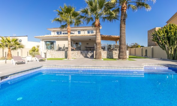 Chalet / Villa - Herverkoop -
            Alfaz del Pi - 3804