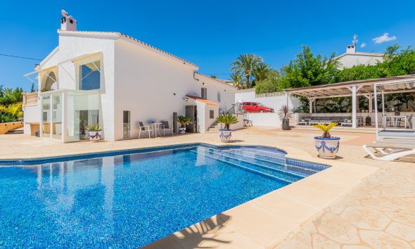 Chalet / Villa - Herverkoop -
            La Nucía - 3786