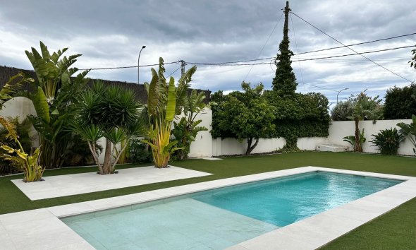  Chalet / Villa - Location à long terme - Albir -
                Albir