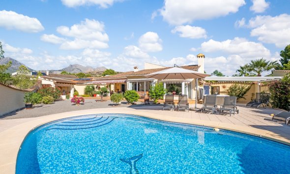  Chalet / Villa - Resale -
            Alfaz del Pi - V2129