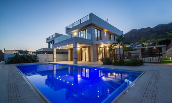 Chalet / Villa  - Reventa -
            Finestrat - 3920C