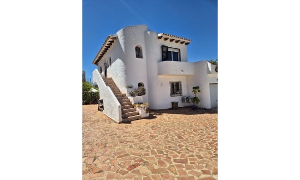 Chalet / Villa - Revente -
            Albir - 4073