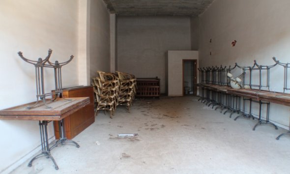 Comercial - Reventa -
            Benidorm - 18800