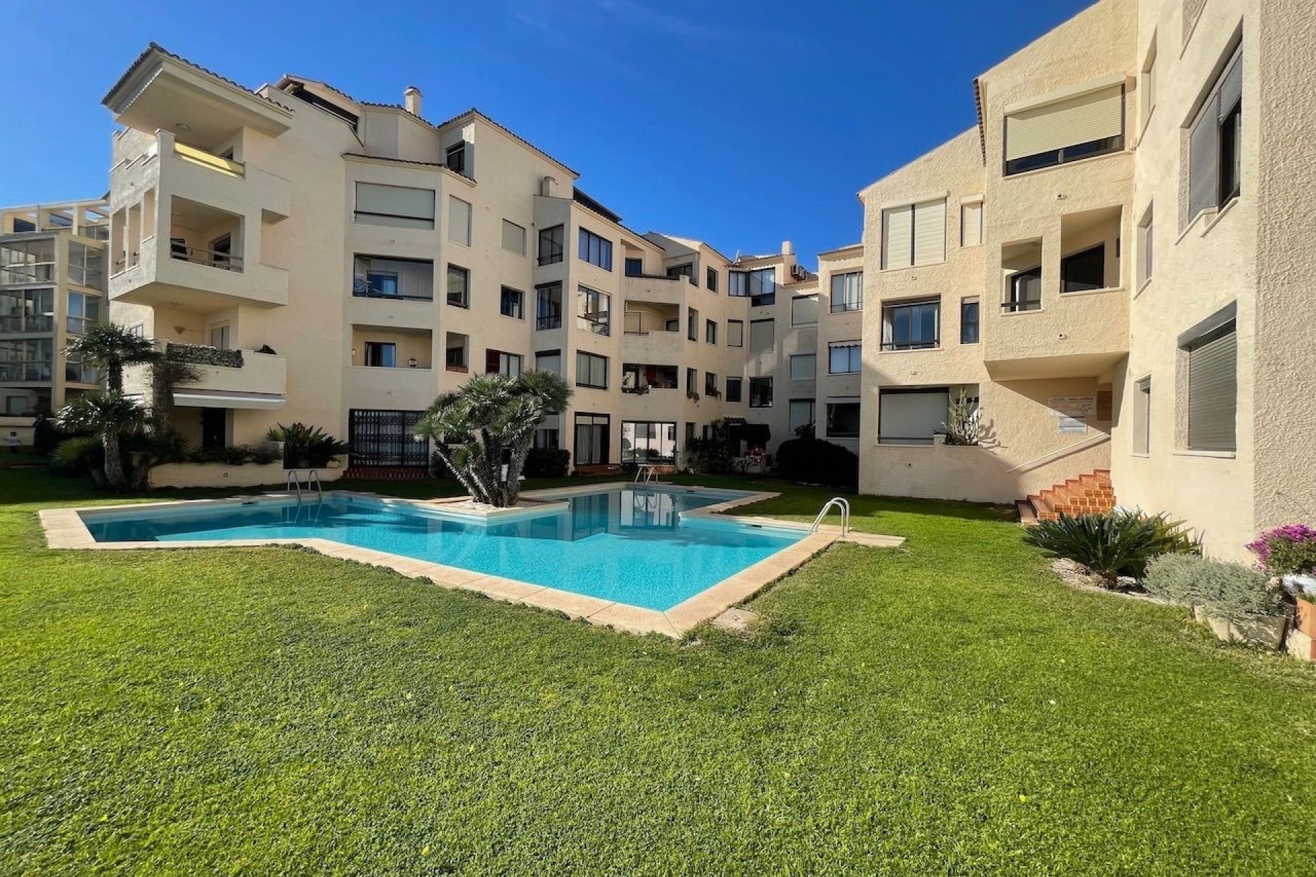 Herverkoop - Appartement / flat -
Albir