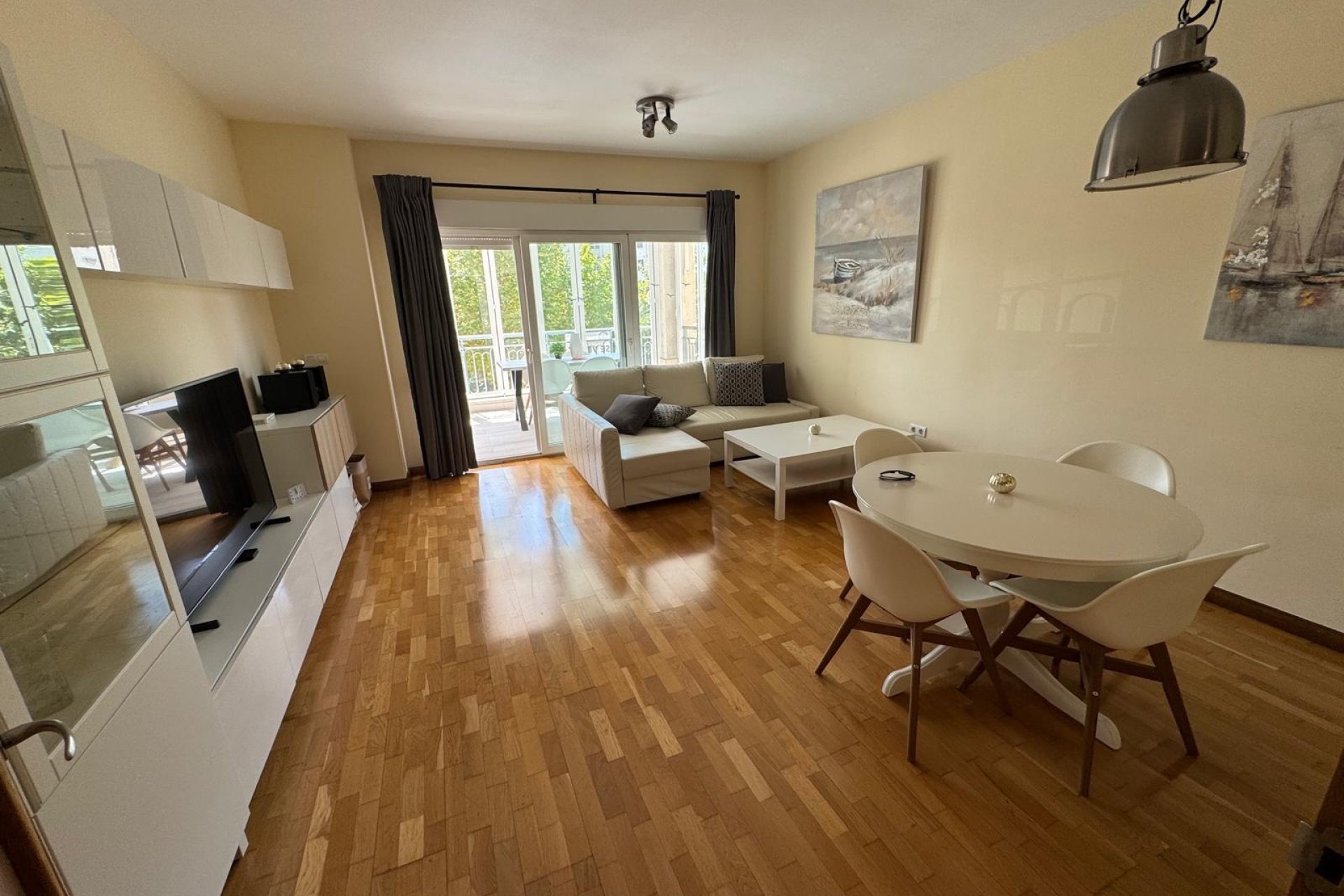 Herverkoop - Appartement / flat -
Albir