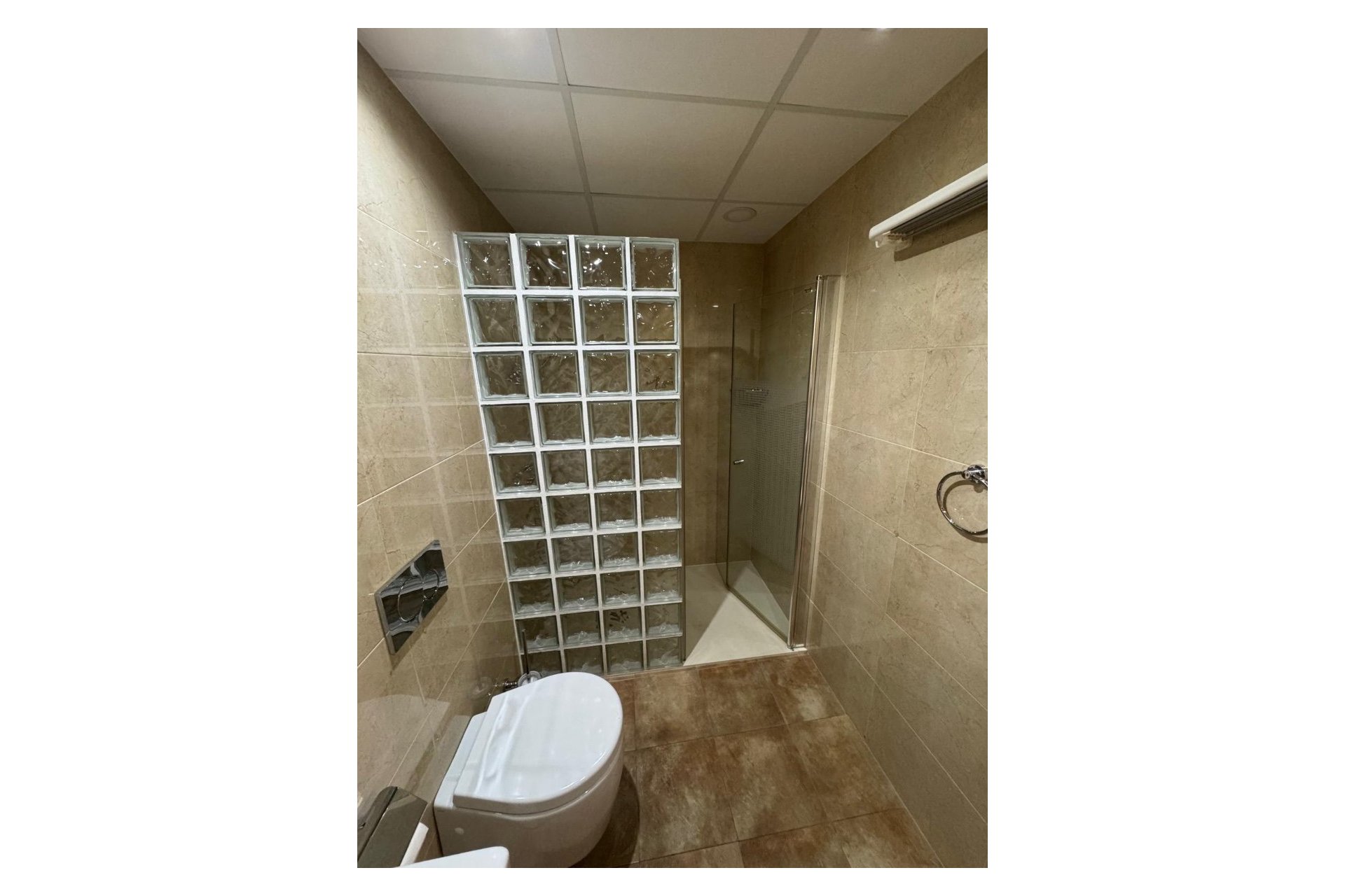 Herverkoop - Appartement / flat -
Albir