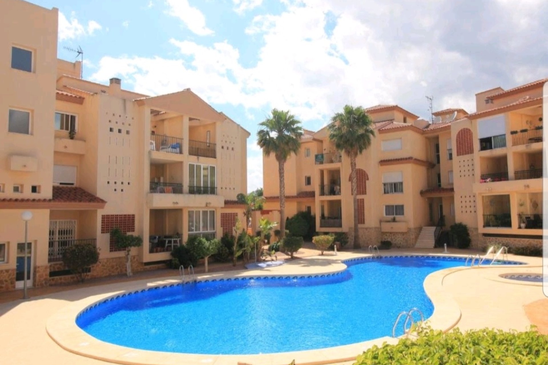Herverkoop - Appartement / Flat -
Albir