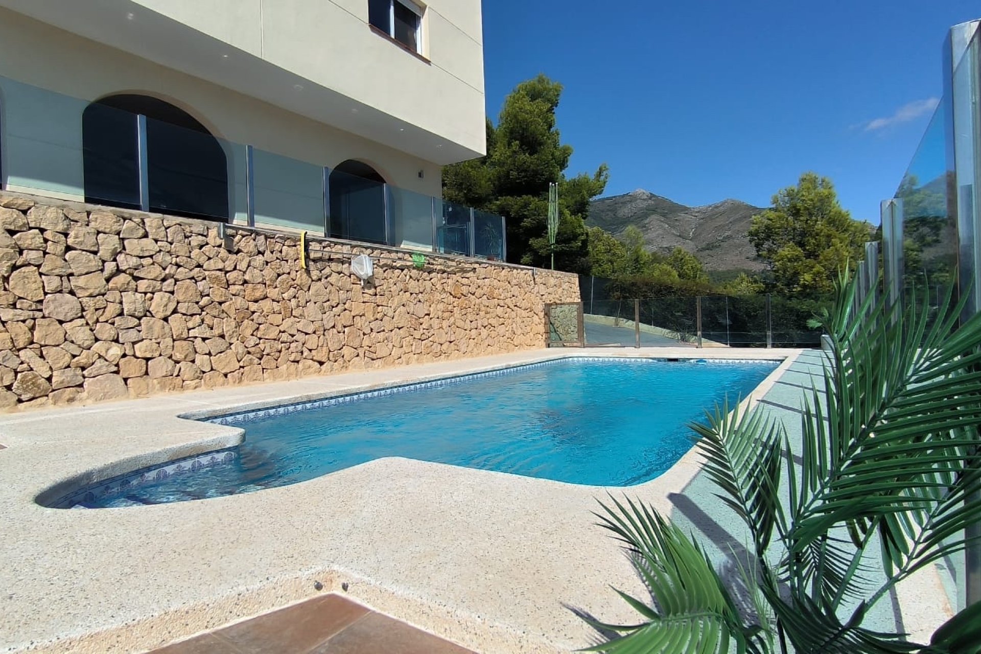 Herverkoop - Chalet / Villa -
Callosa De Ensarrià