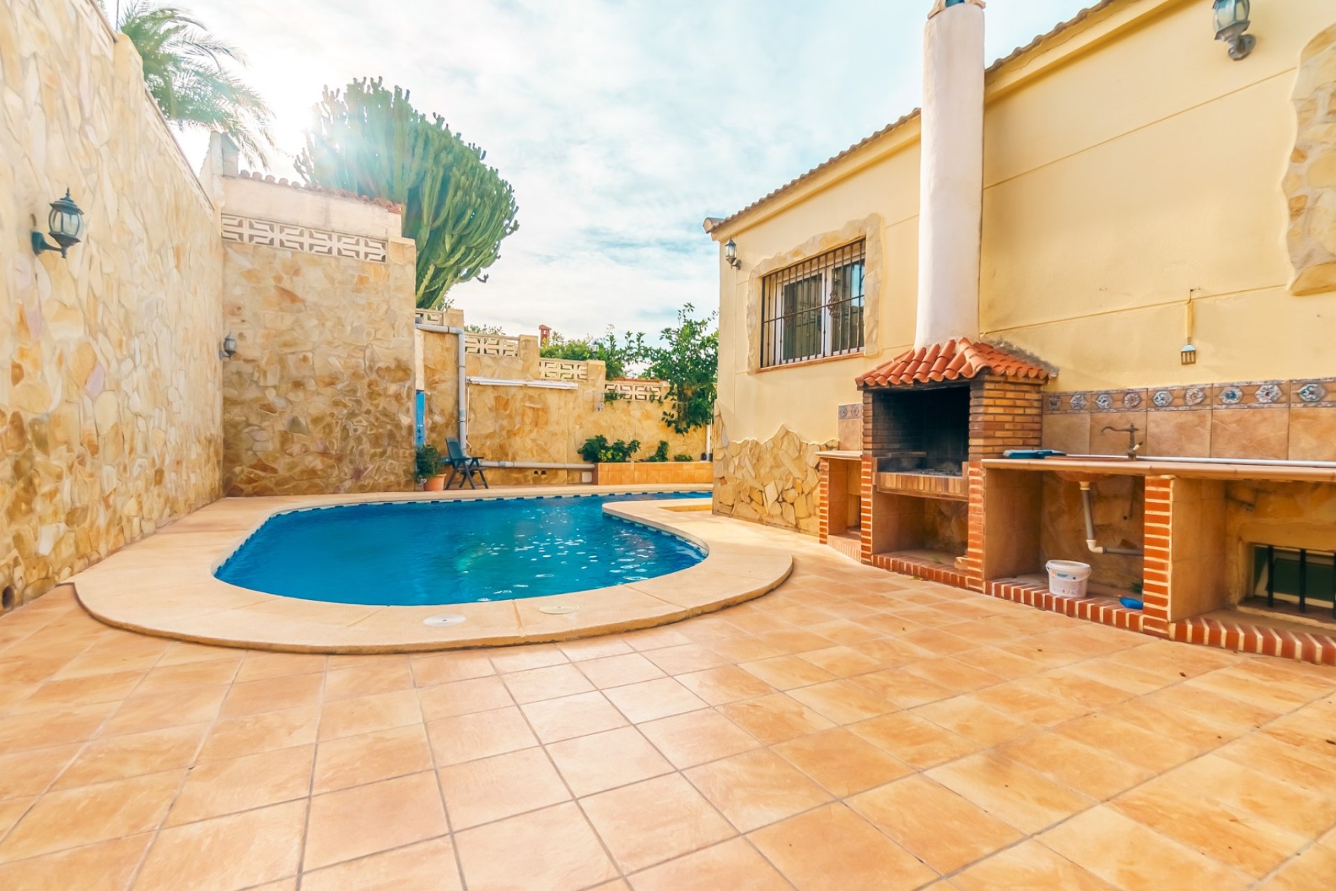 Herverkoop - Chalet / Villa -
La Nucía