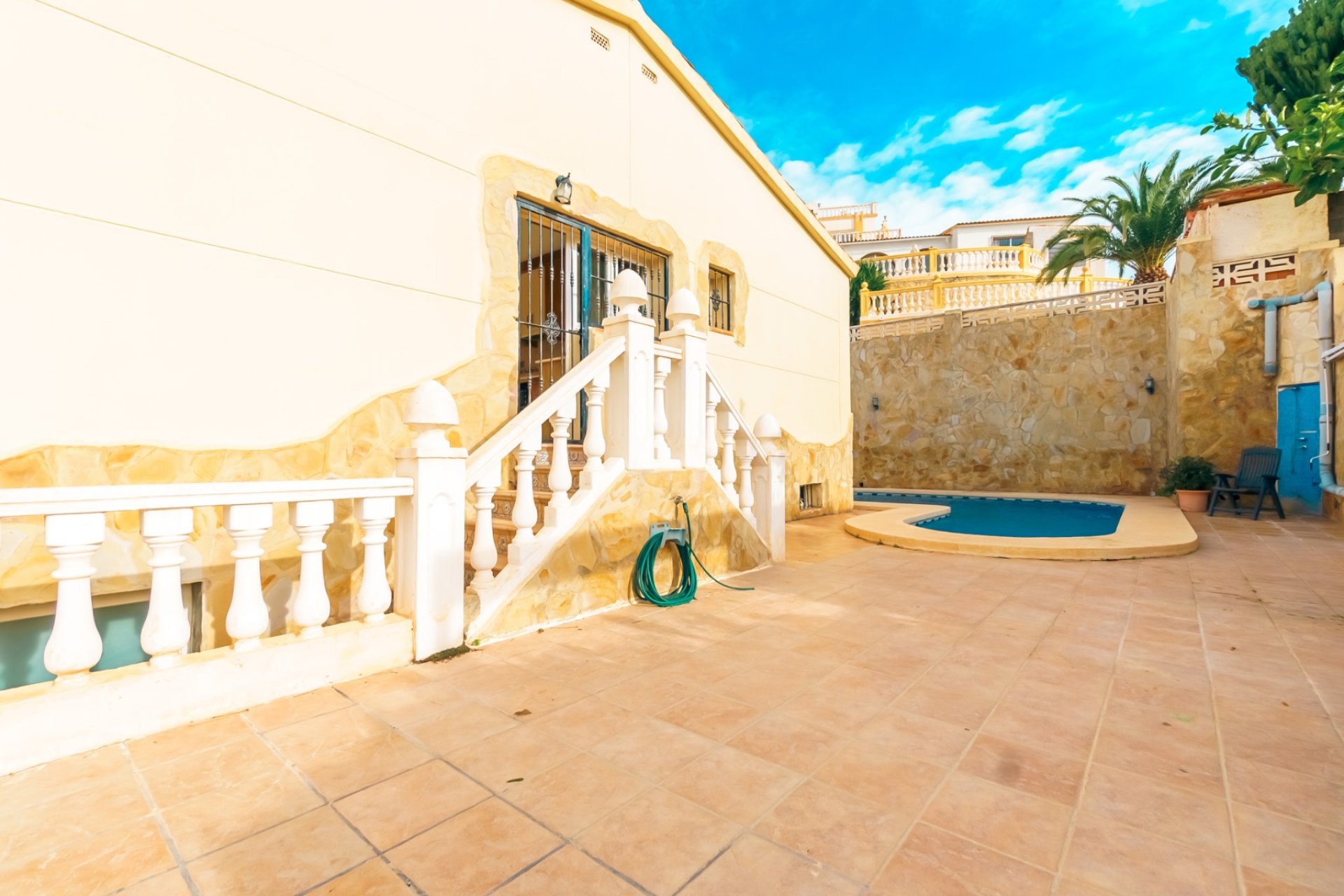 Herverkoop - Chalet / Villa -
La Nucía