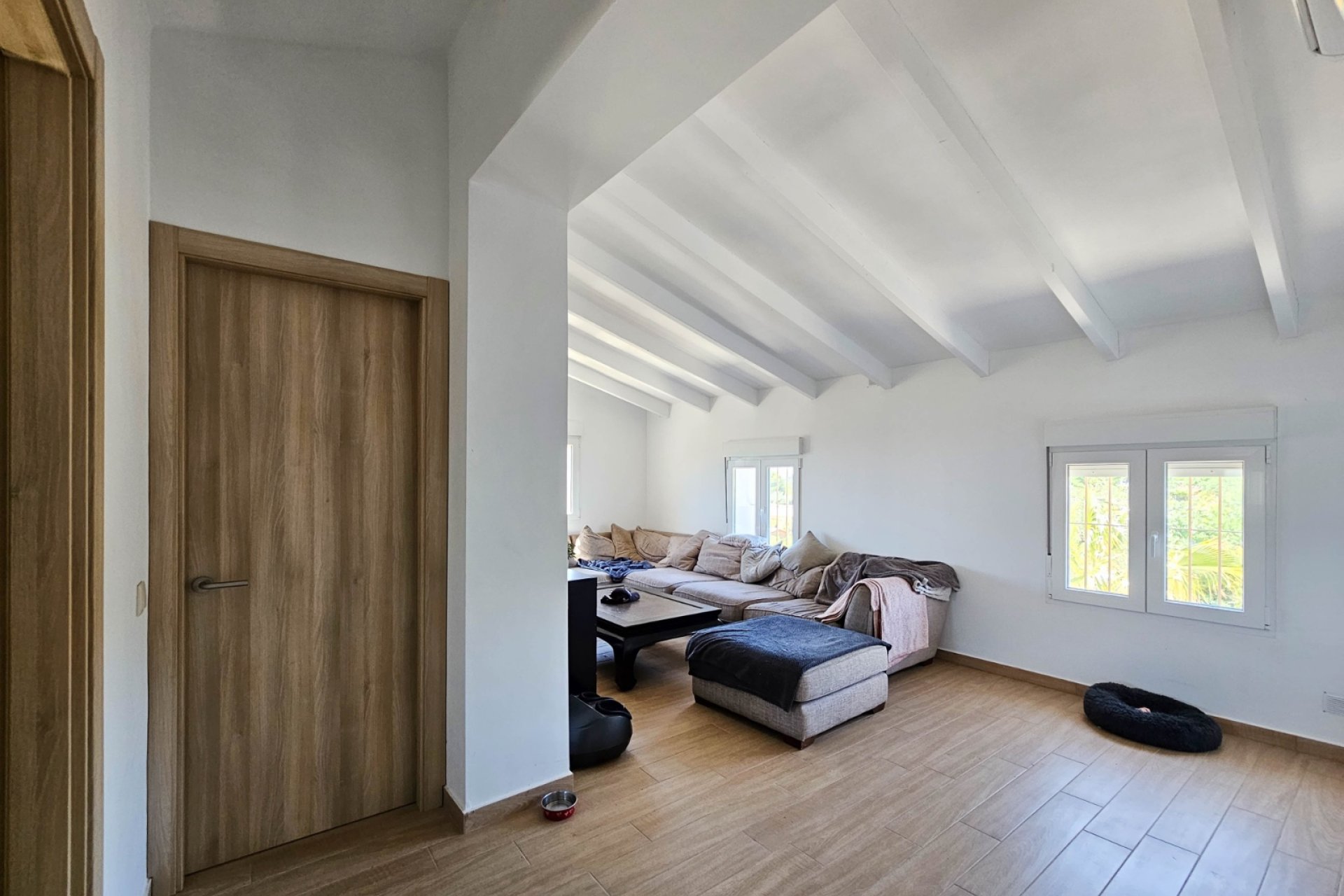 Herverkoop - Chalet / Villa -
La Nucía