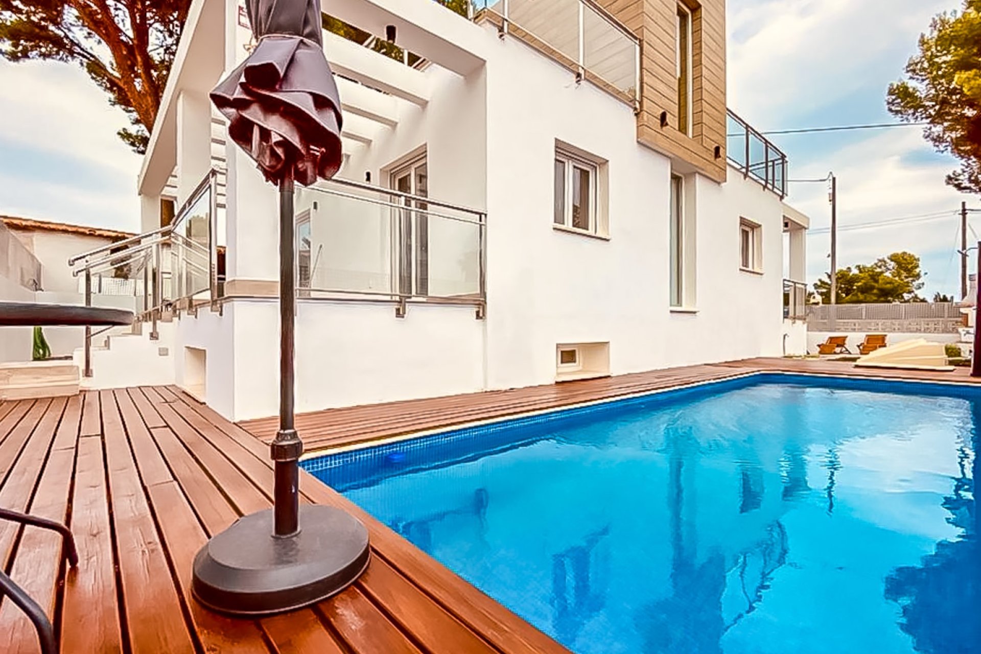Herverkoop - Chalet / Villa -
La Nucía