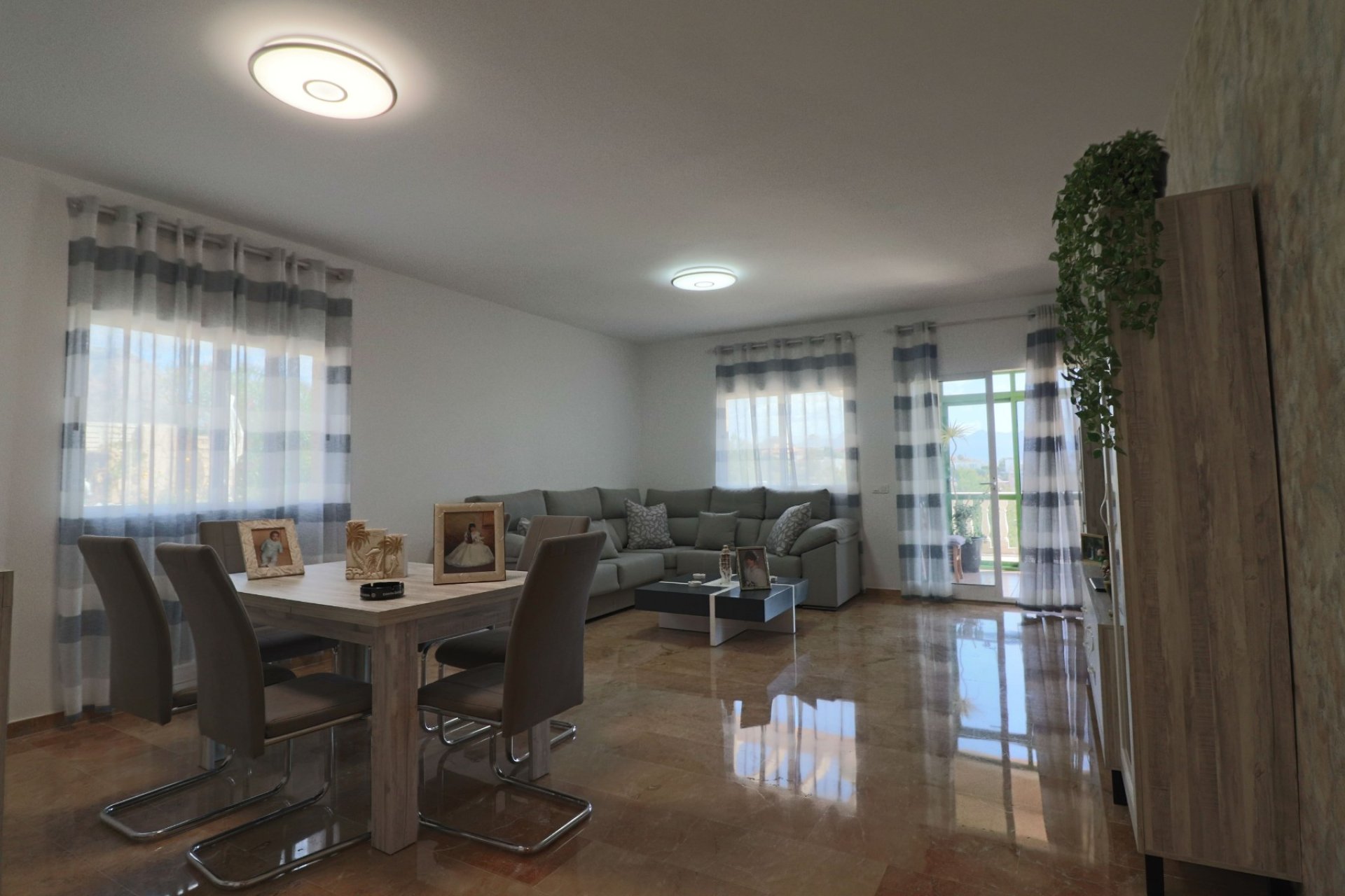 Herverkoop - Townhouse / Semi -
La Nucía - Urbanisations