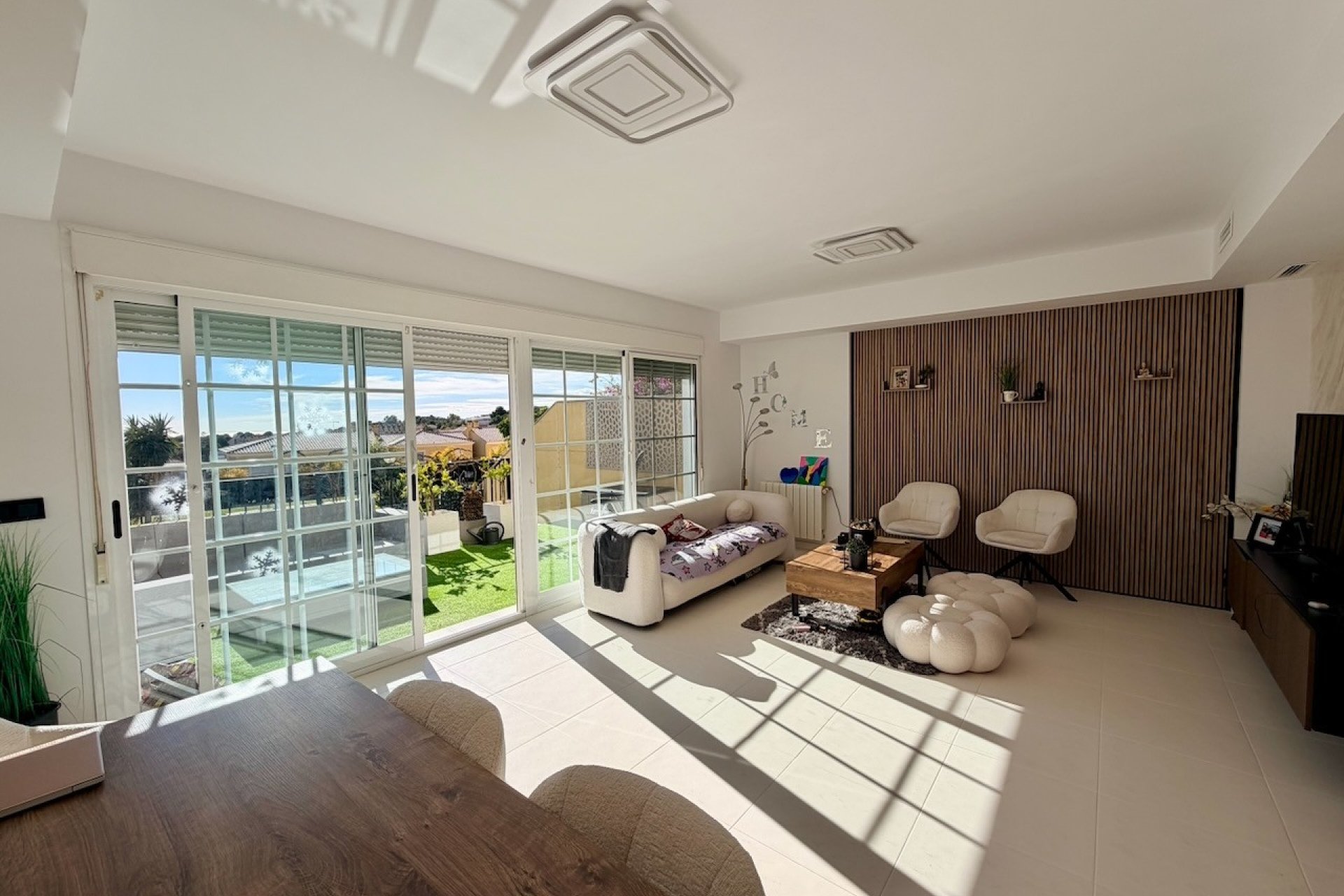 Herverkoop - Townhouse / Semi -
La Nucía - Urbanisations