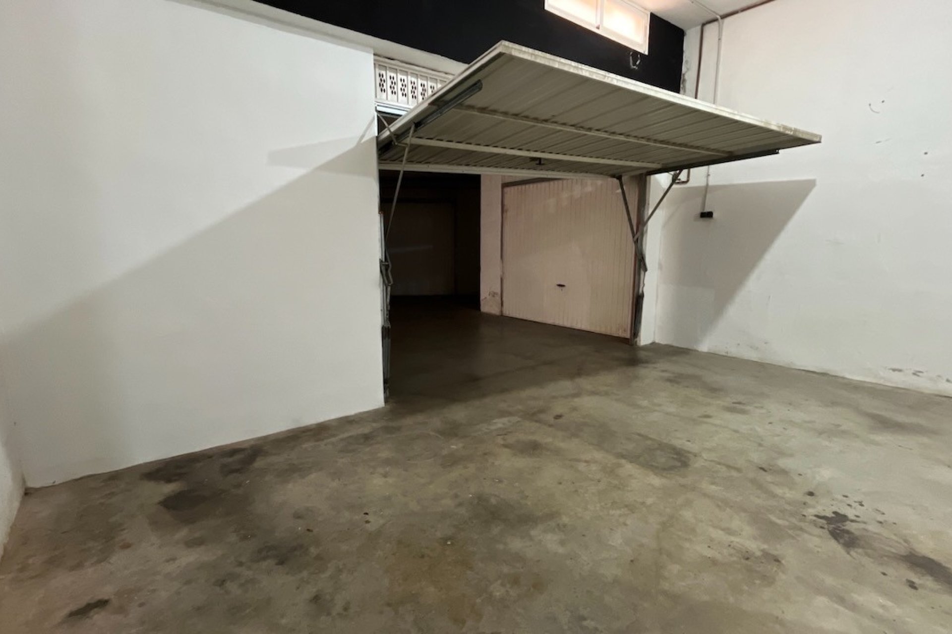 Herverkoop - Townhouse / Semi -
Polop - Urbanizaciones